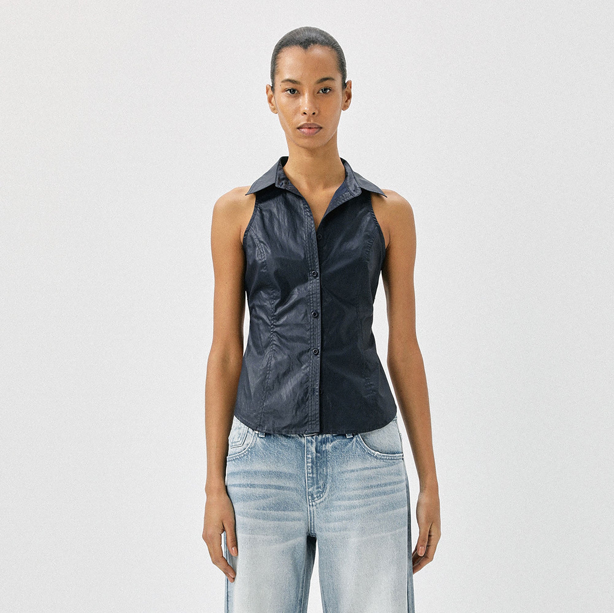 COMMAND N Coated Open-Back Buckle Sleeveless Shirt