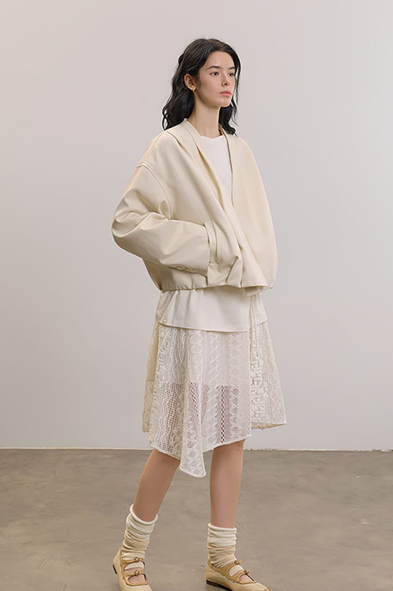 SAME FLOW Minimal V-Neck Pleated Jacket