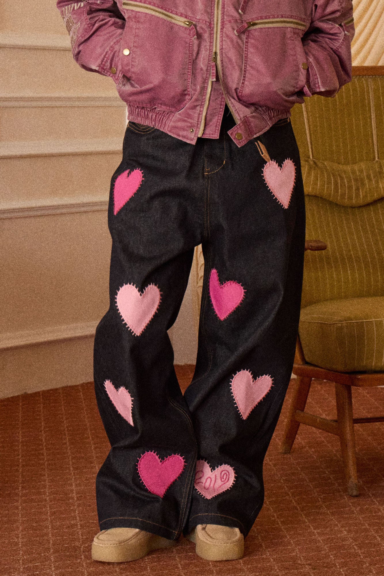 NIANJIUYIKOUER Contrast Heart Patch Jeans