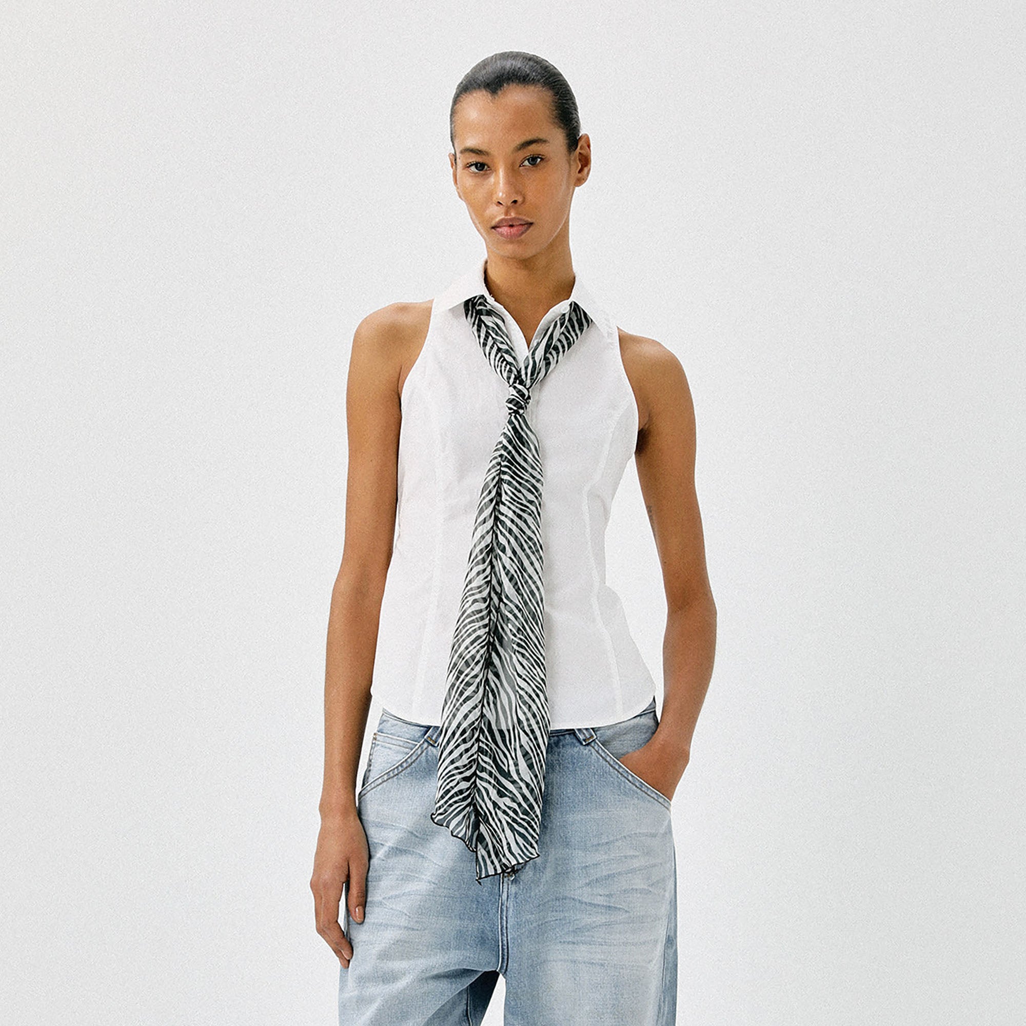 COMMAND N Coated Open-Back Buckle Sleeveless Shirt