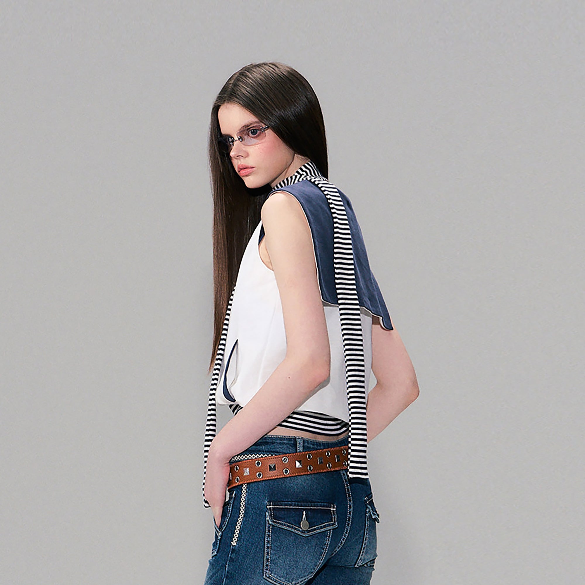 THE NEVERMORE Contrast Striped Sailor-Collar Sleeveless Top