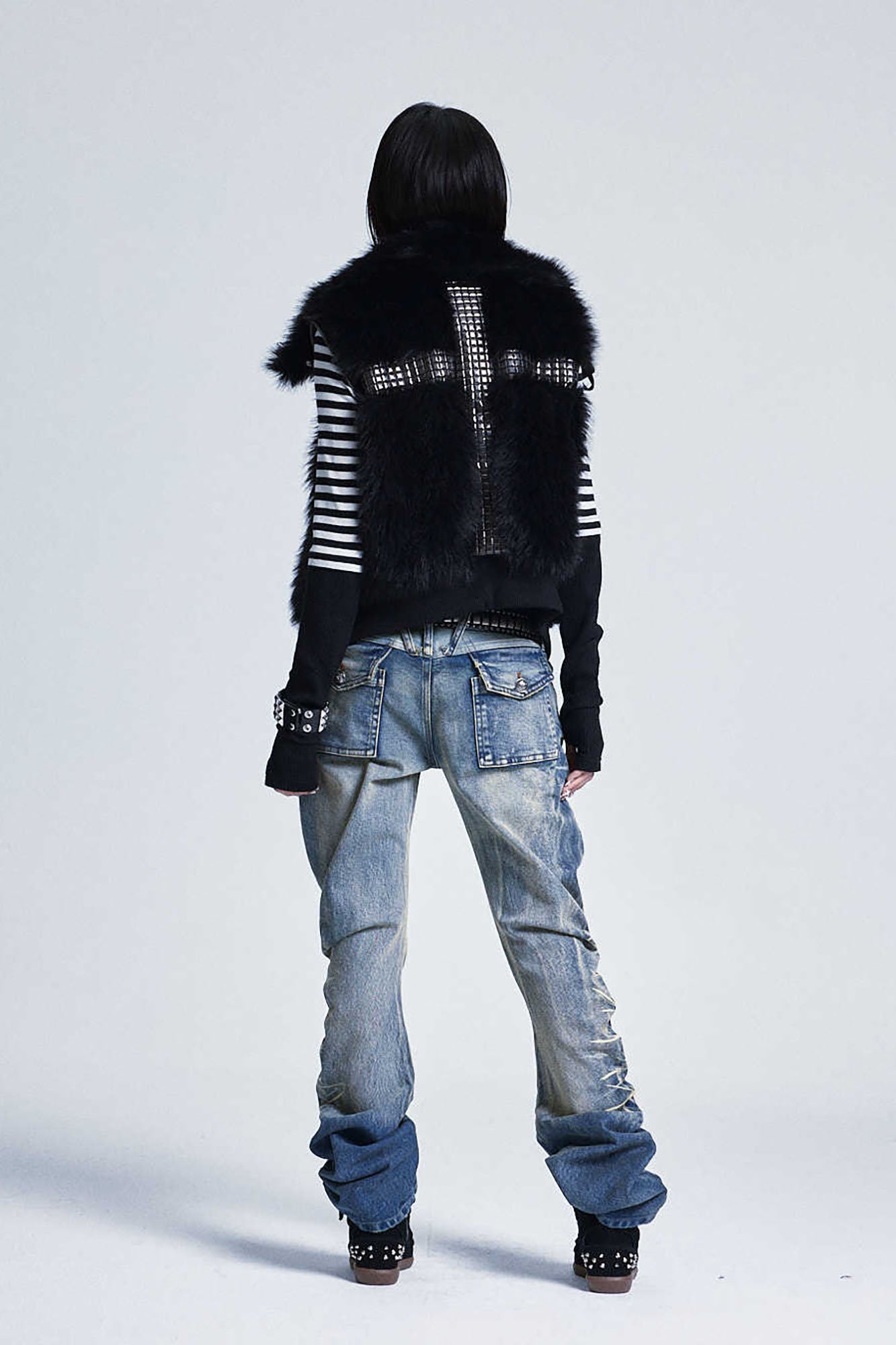 NONAME SPACE Detachable Sleeve Studded Cross Faux Fur Jacket