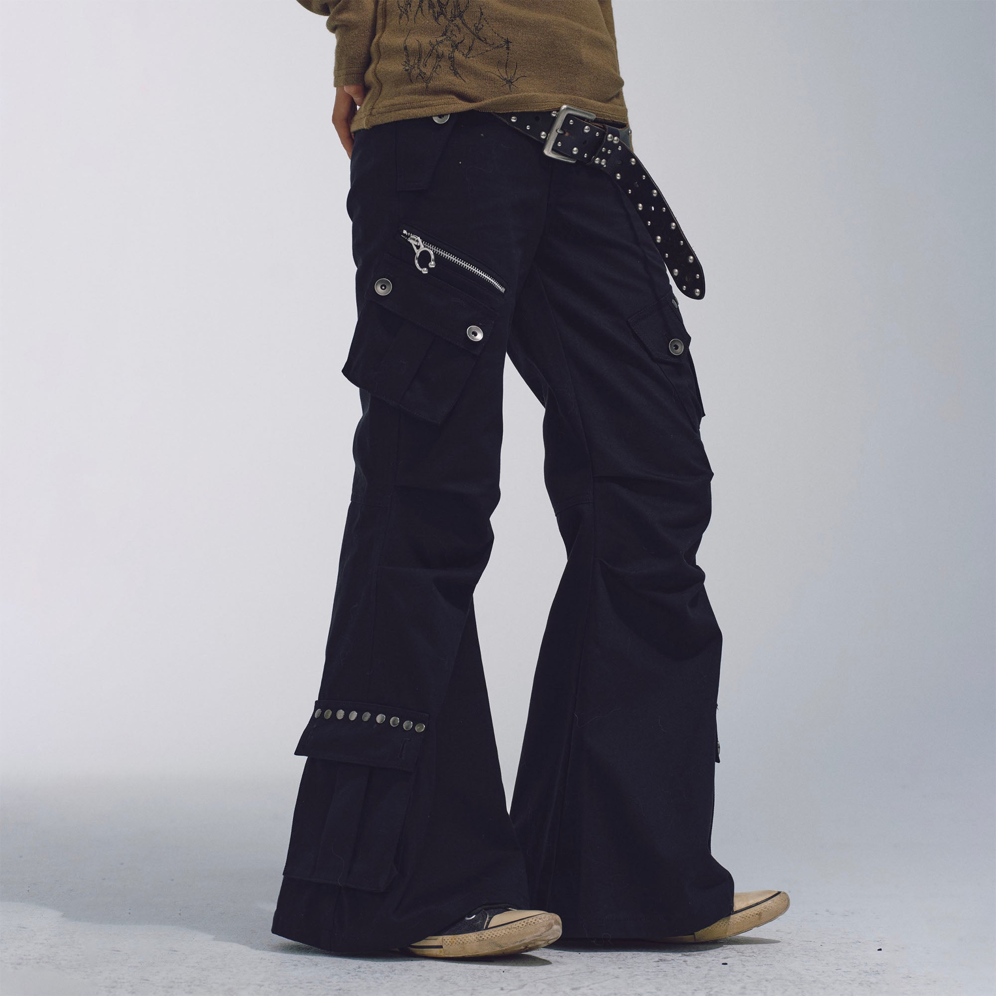 NONAME SPACE Pleated Multi-Pocket Flared Cargo Pants