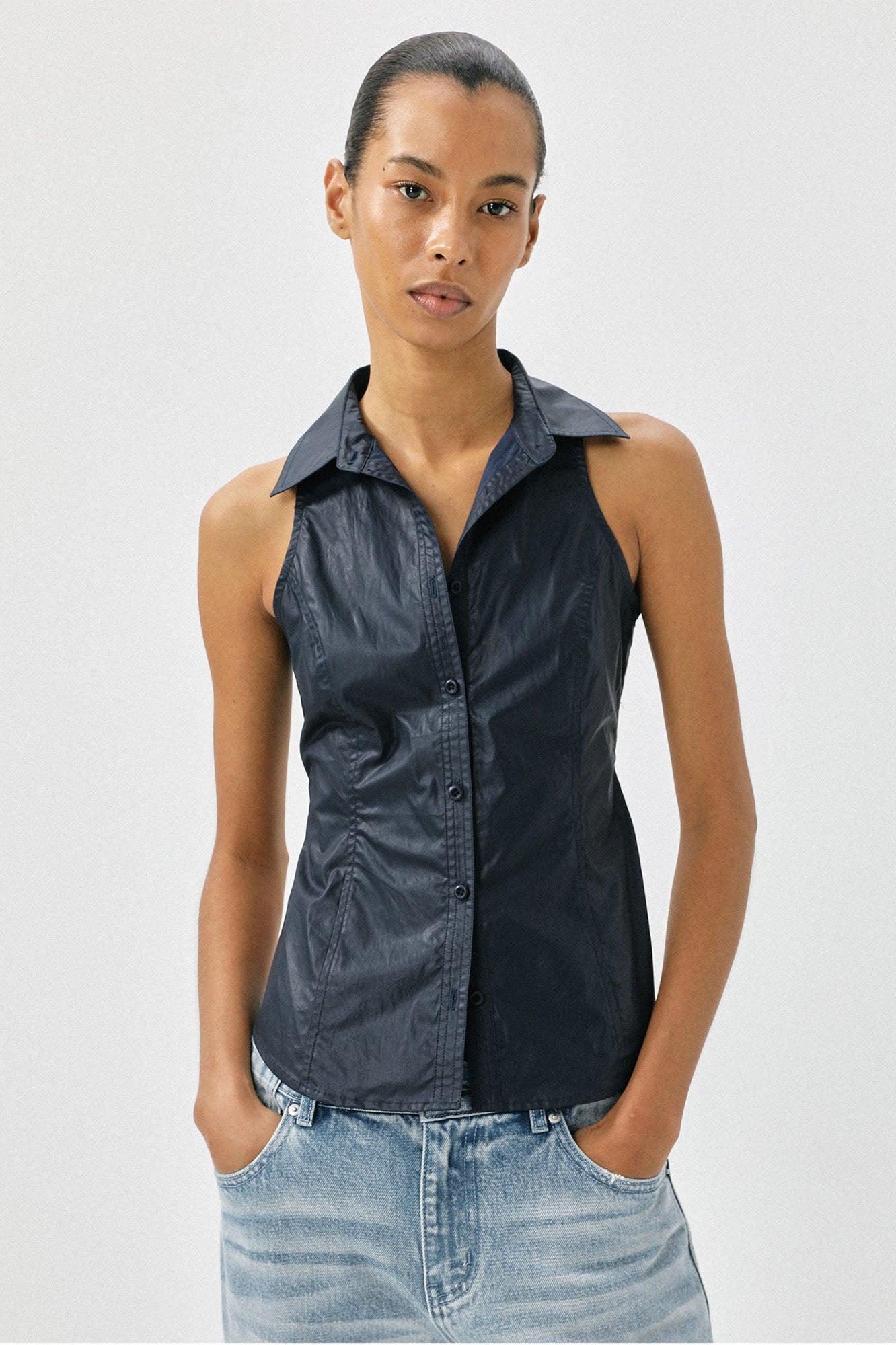 COMMAND N Coated Open-Back Buckle Sleeveless Shirt