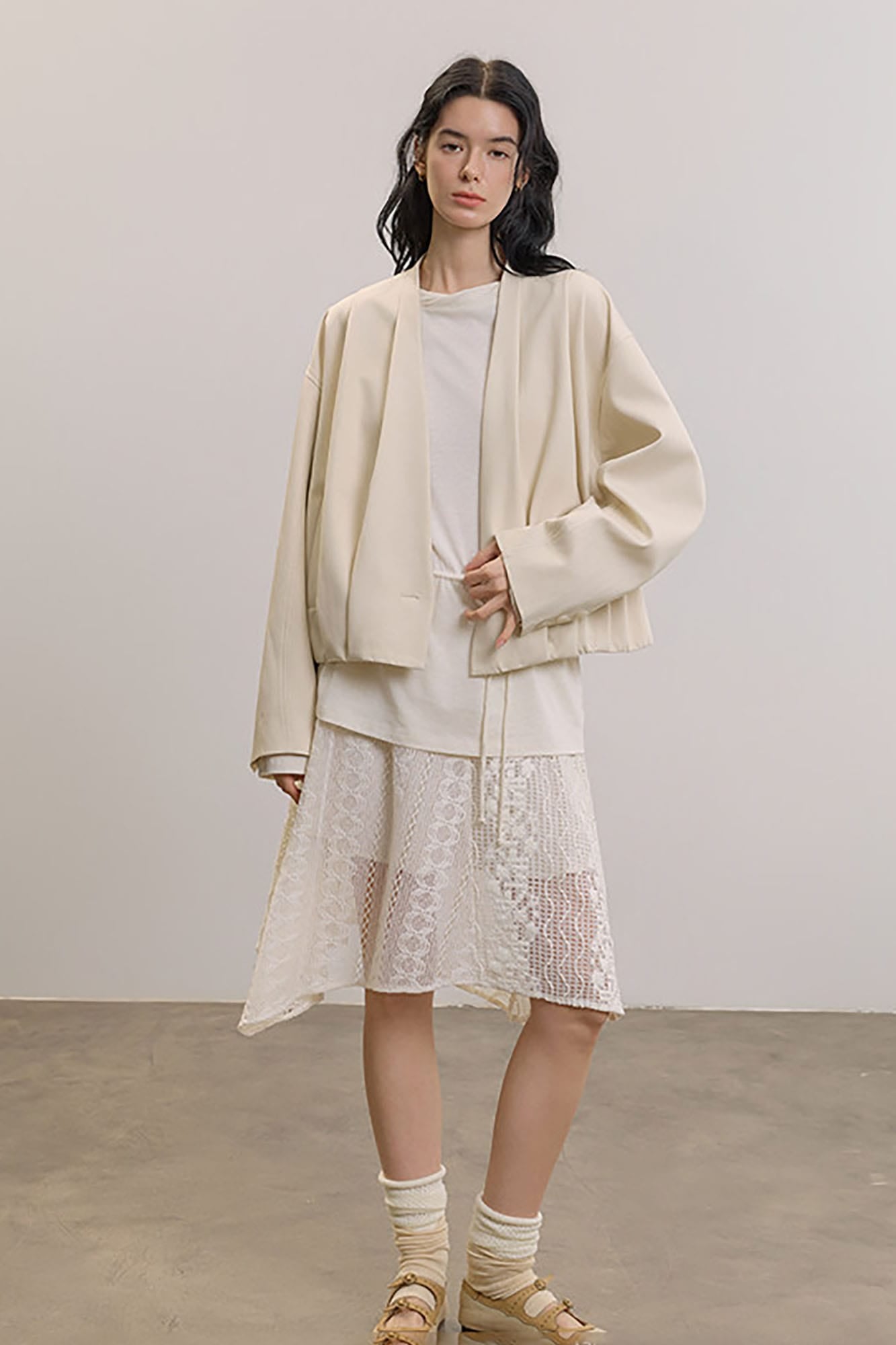 SAME FLOW Minimal V-Neck Pleated Jacket