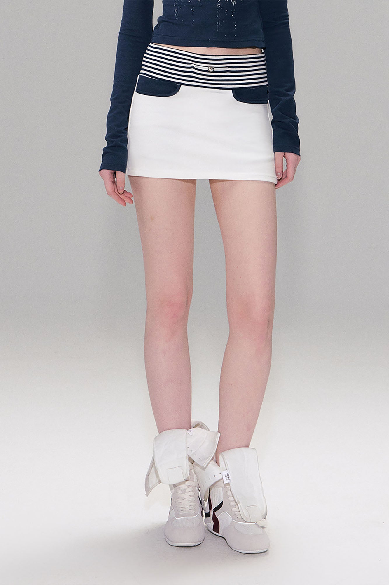 THE NEVERMORE Striped Waistband Contrast Mini Skirt
