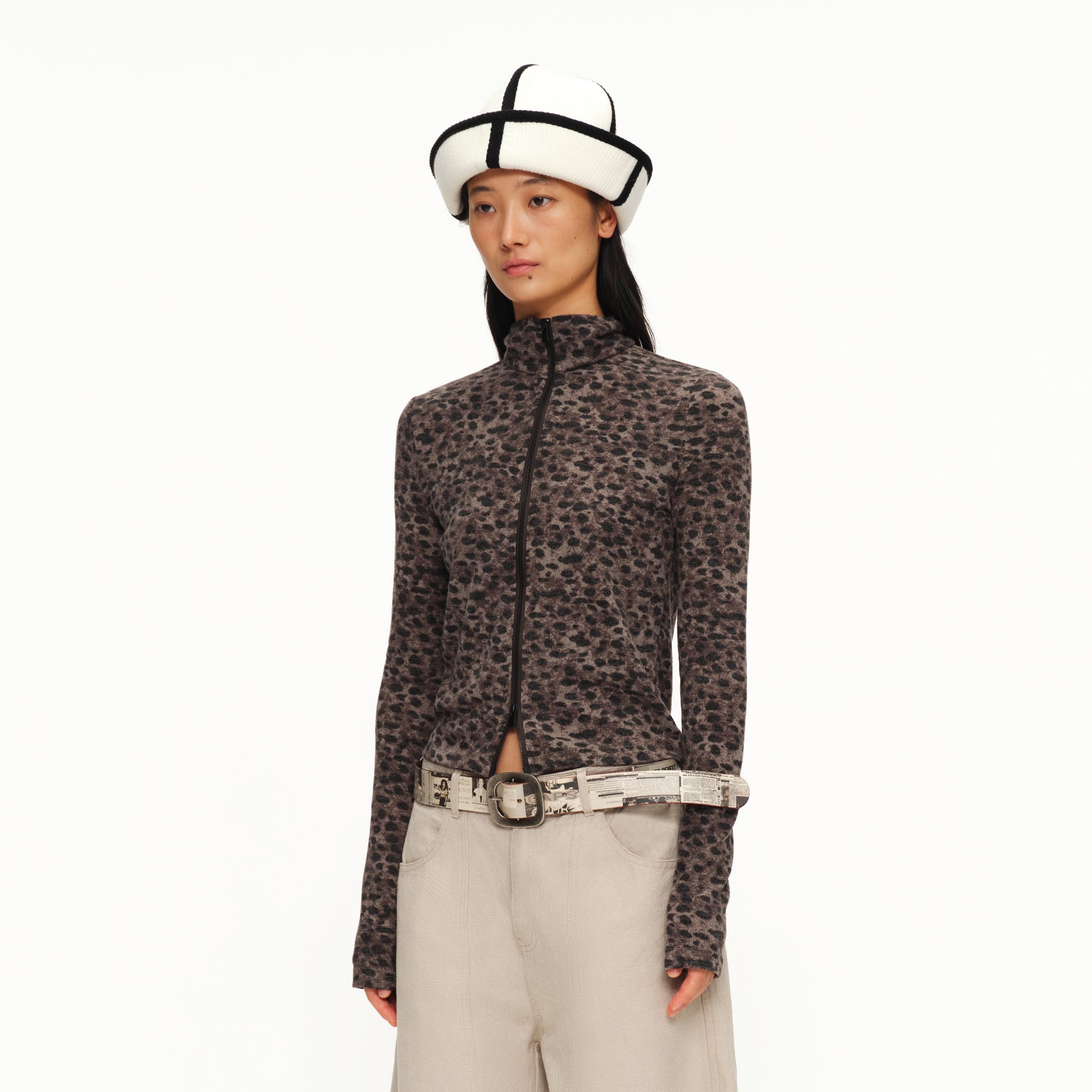 OINIMI Leopard Full-Print Knit Dual-Zip Top