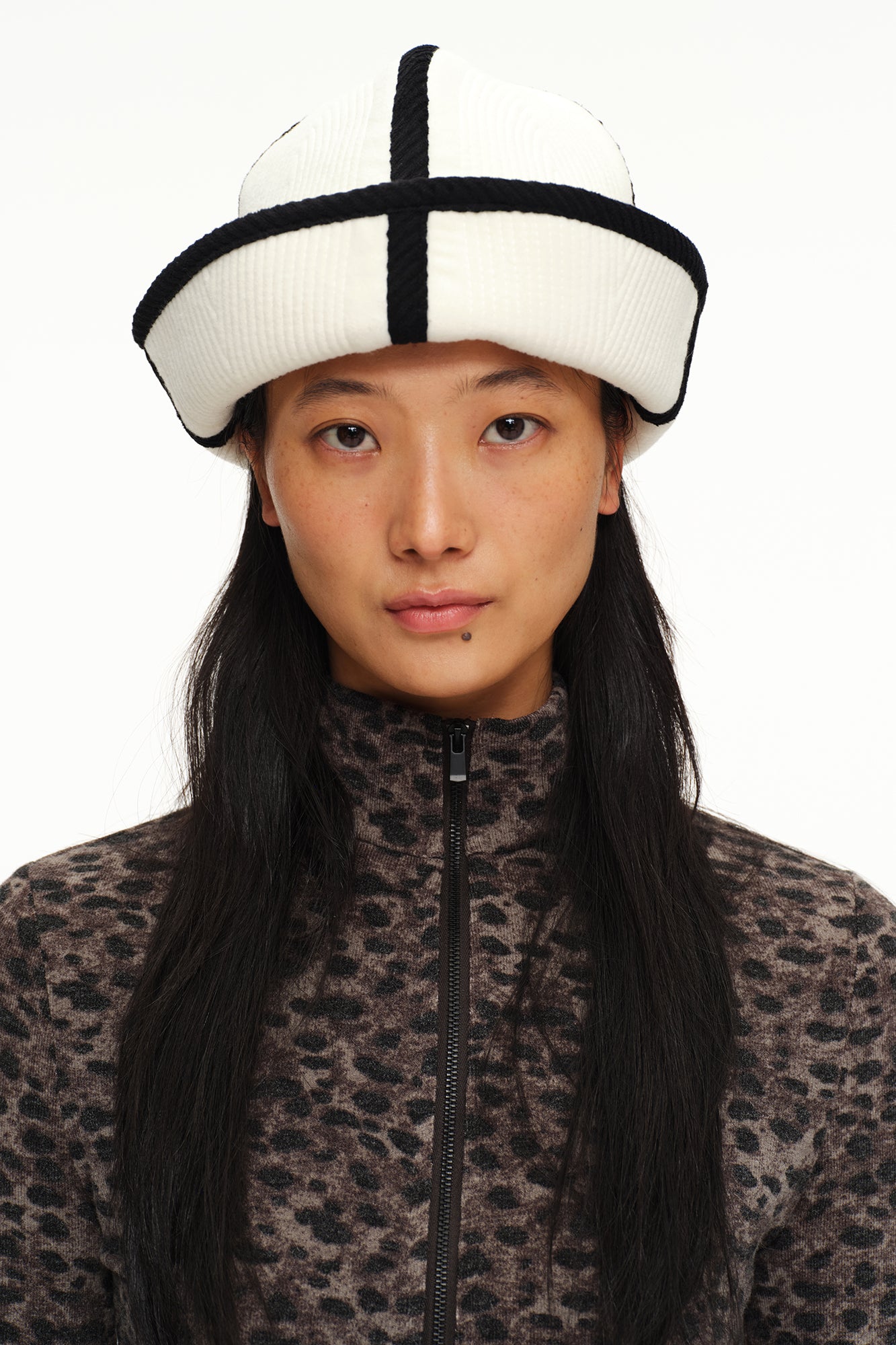 OINIMI Leopard Full-Print Knit Dual-Zip Top