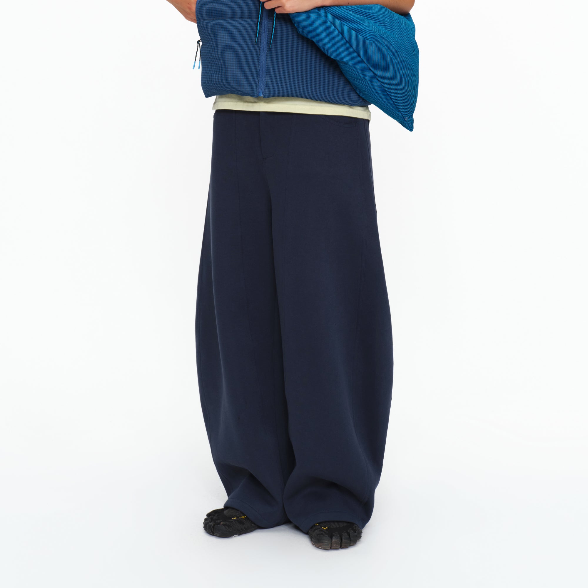 OINIMI Essential Barrel-Leg Pants