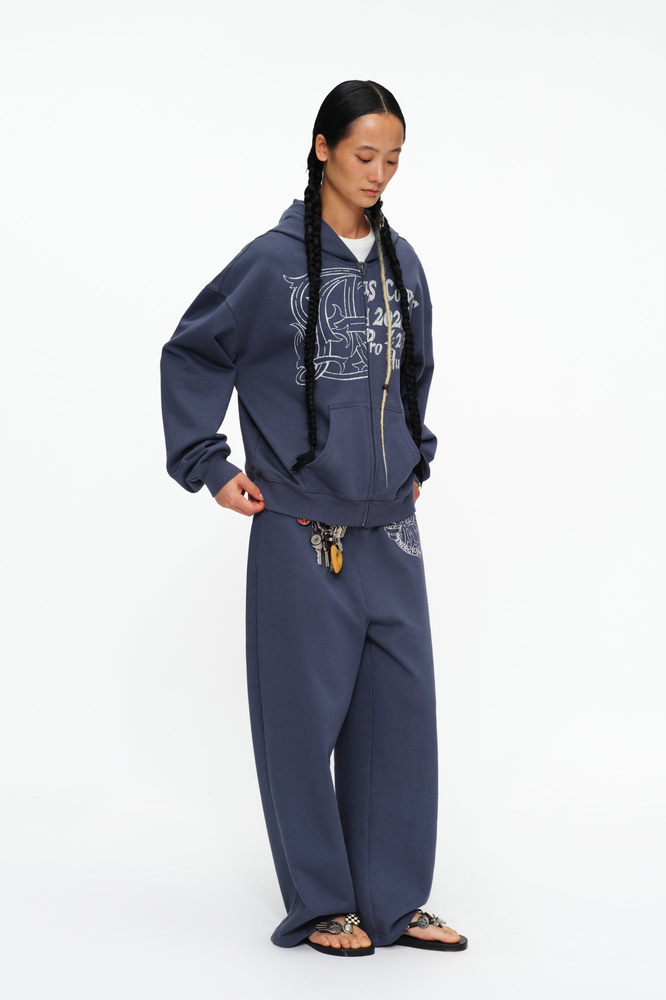 OINIMI Faded Graphic Zip-Up Hoodie