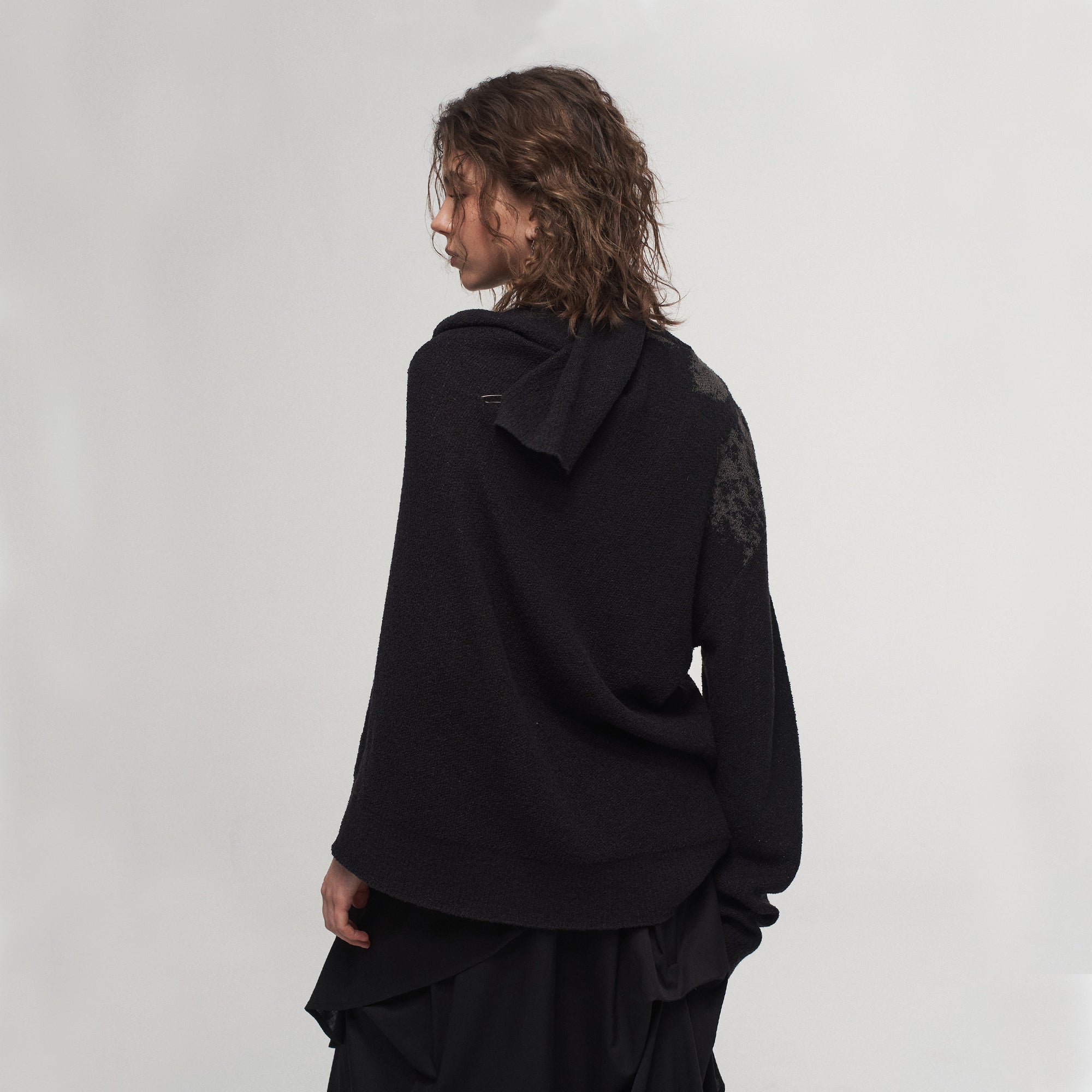 ILNya Nieternite Nifutur Jacquard V-Neck Knit Pullover