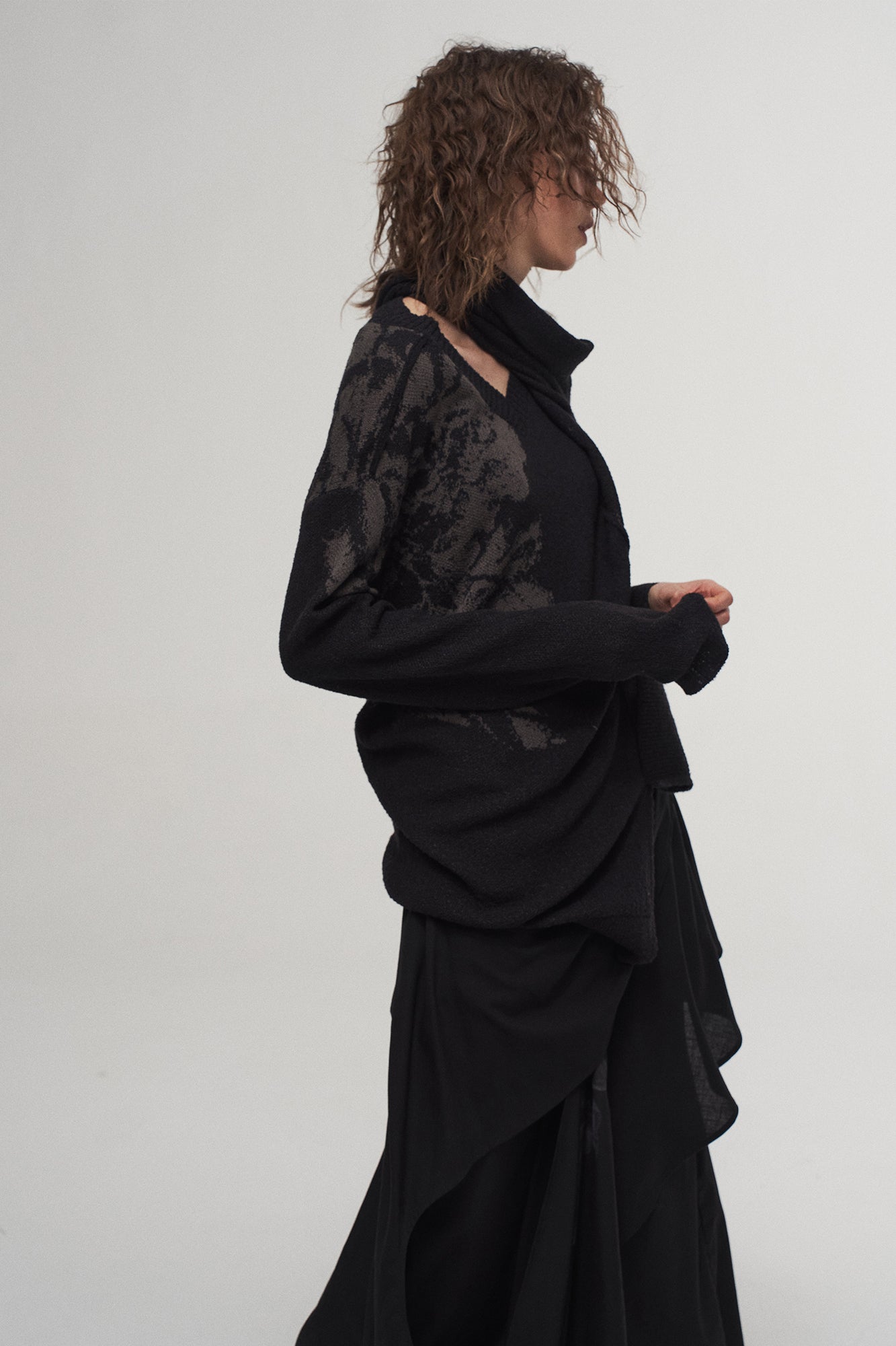 ILNya Nieternite Nifutur Jacquard V-Neck Knit Pullover