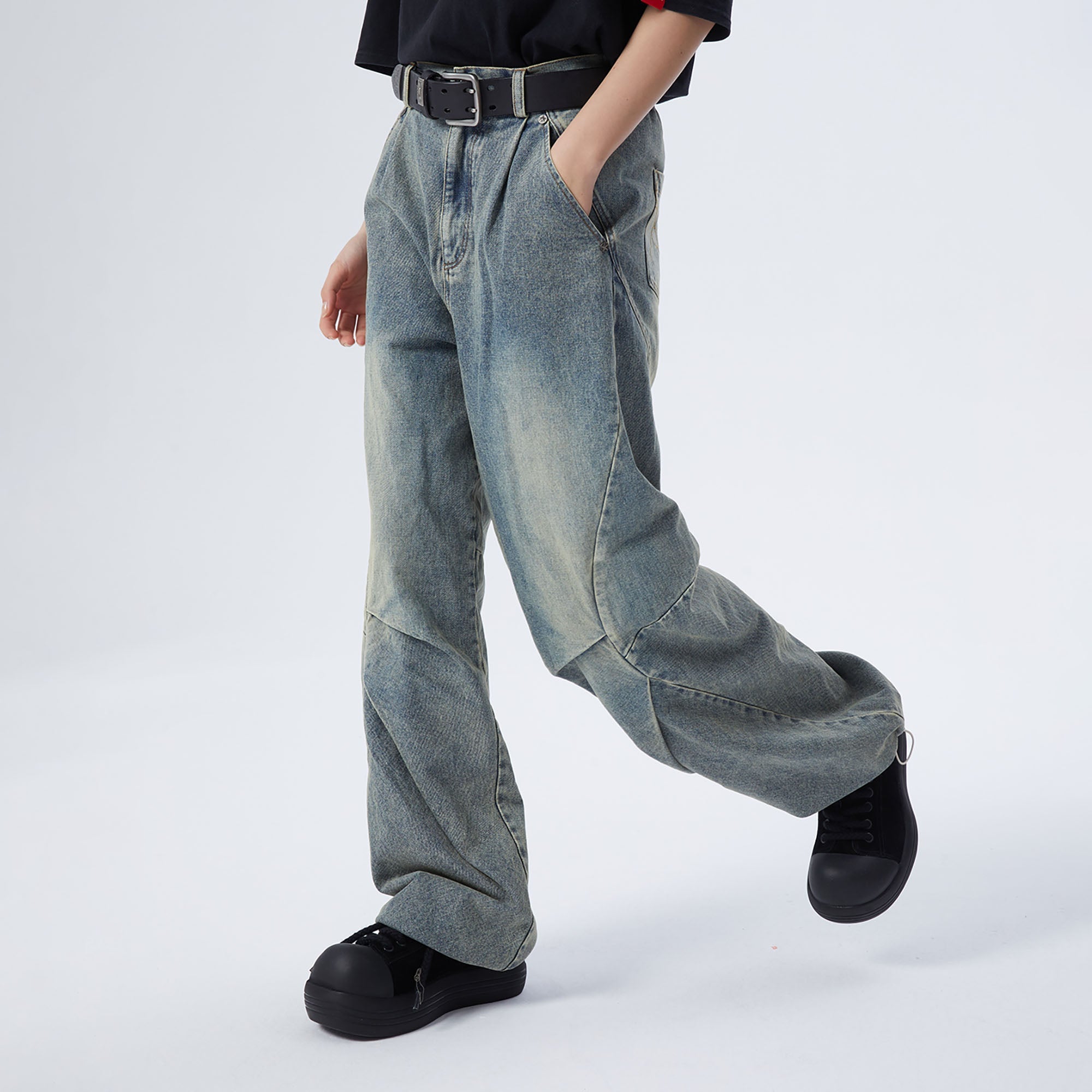 ERROR CODE ROBOT Washed Curved Pleated- Knee Jeans