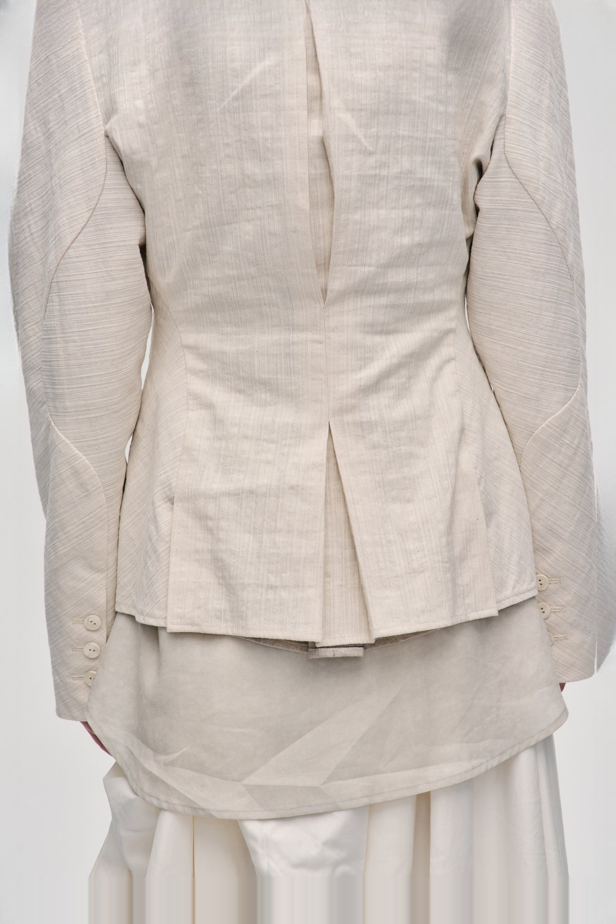 ILNya Nieternite Nifutur Reversible Spliced Notch-Lapel Jacket — half body
