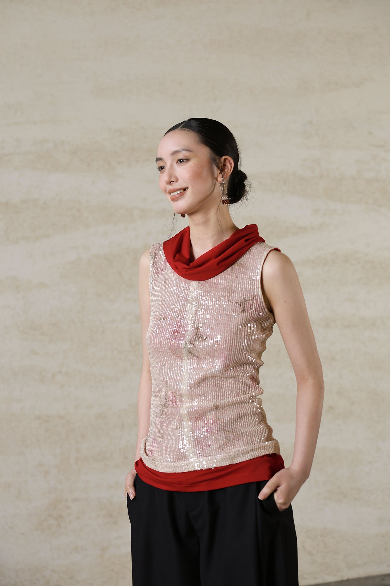 WUHEYIZUO Sequin Contrast Drape-Neck Tank Top