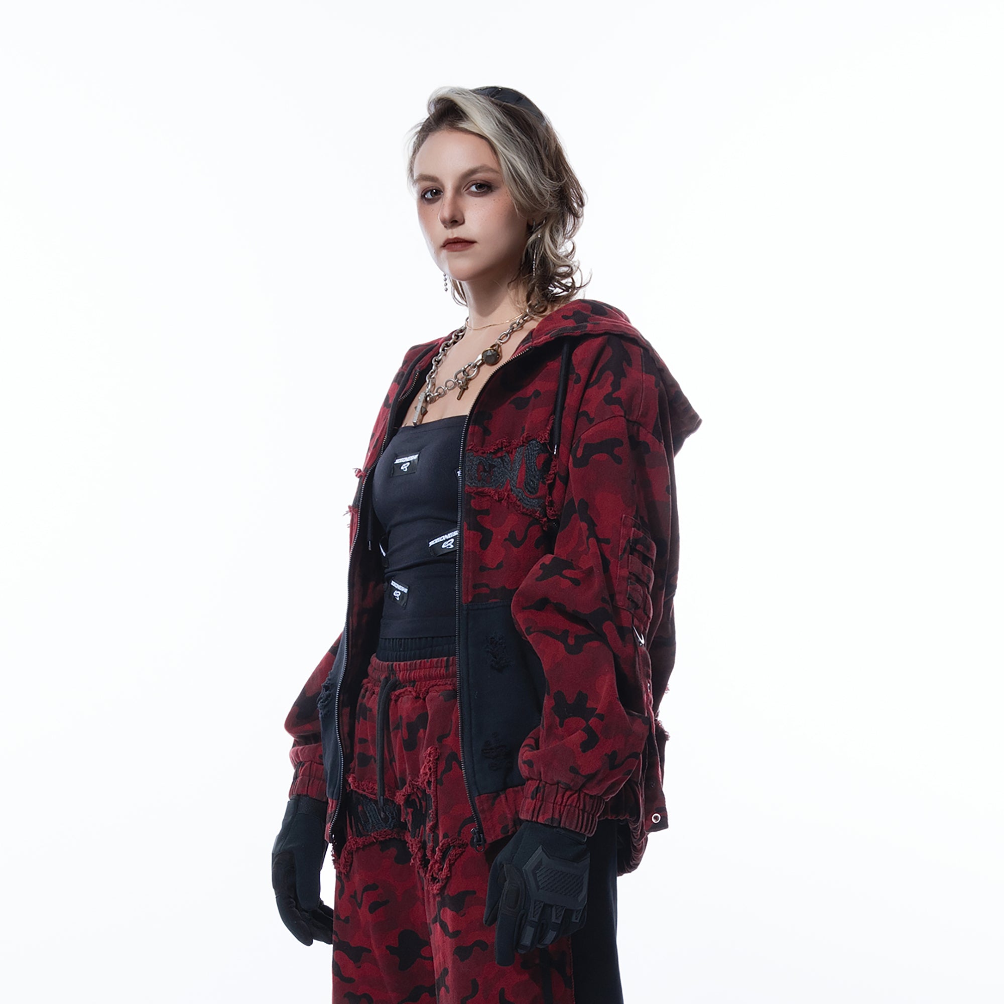 MOGONGSHE Camo Frayed LOGO Patch Hooded Jacket