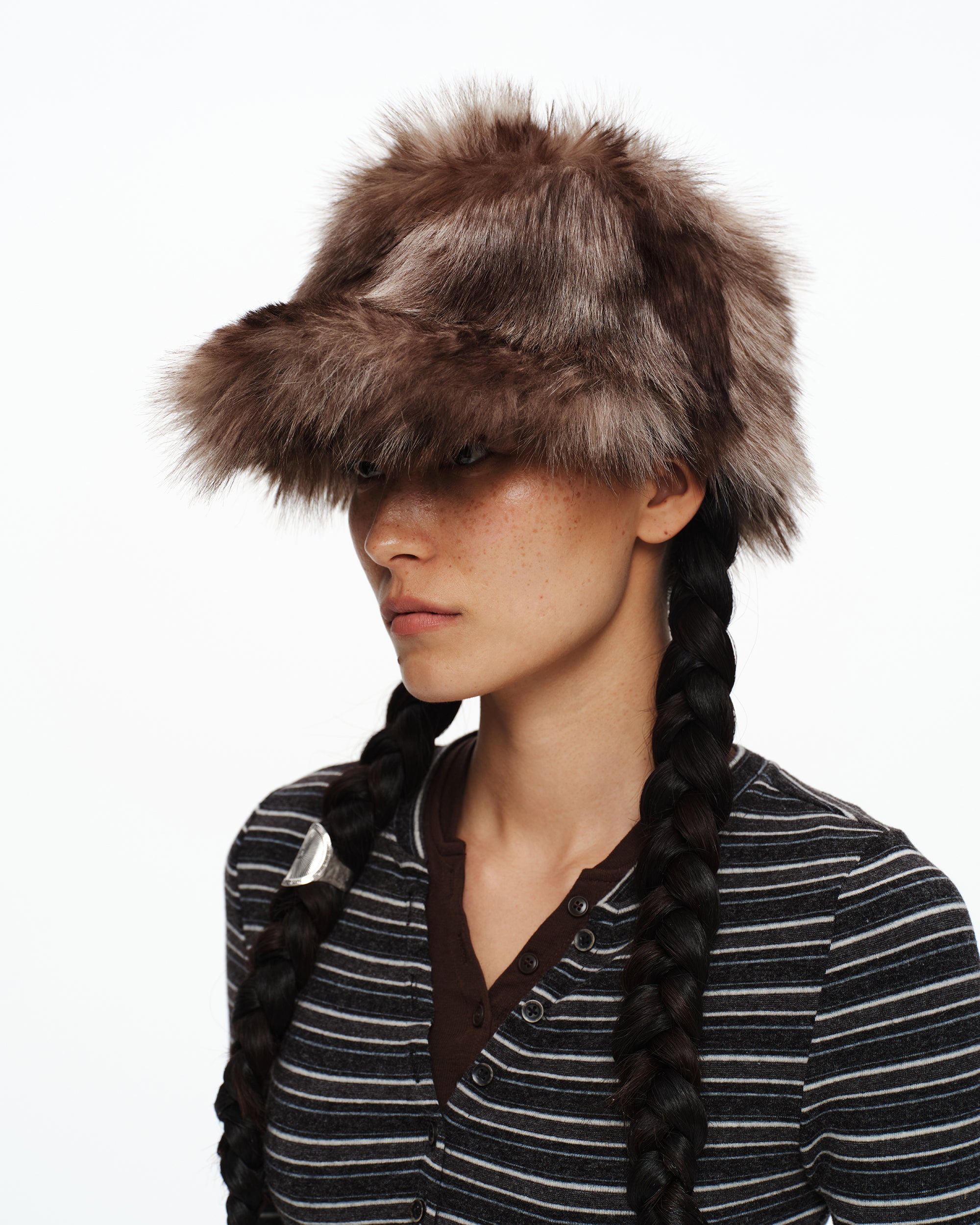 OINIMI Fuzzy Faux Fur Cap