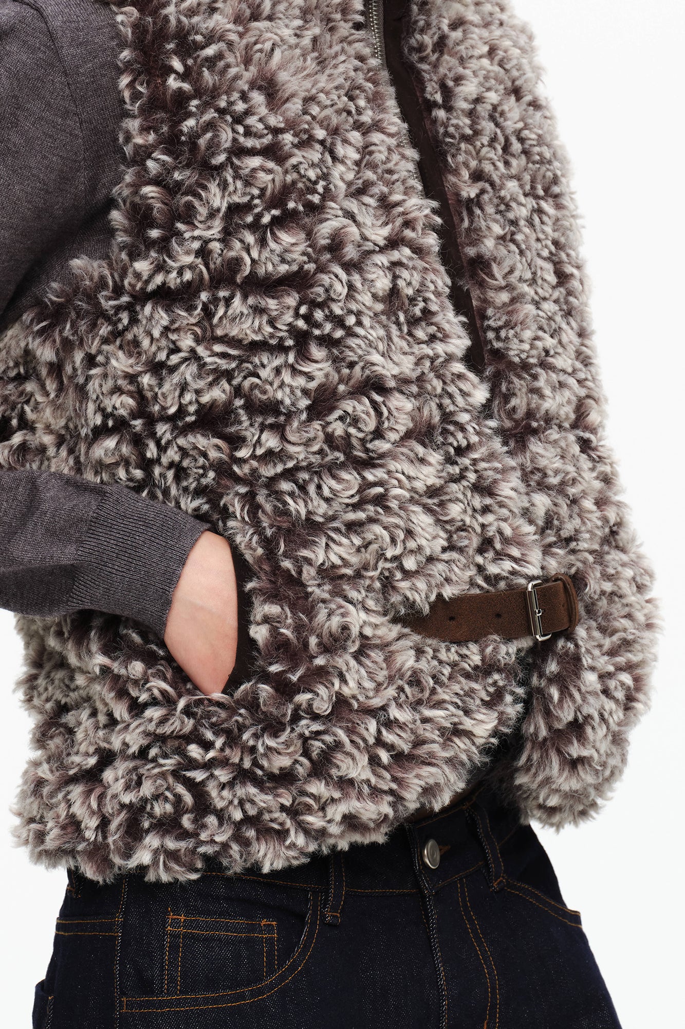 OINIMI Gradient Fleece Belted Vest