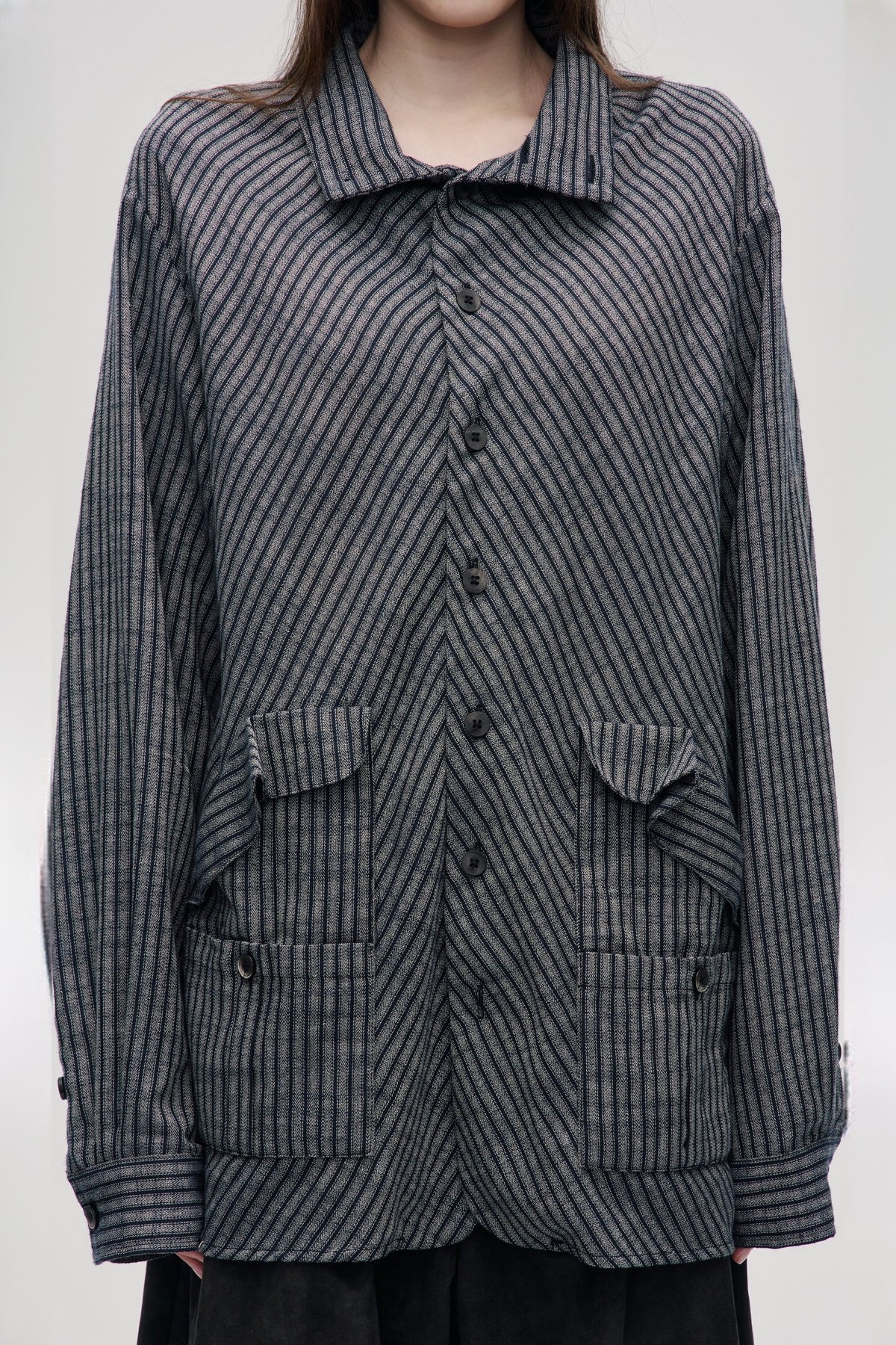 ILNya Nieternite Nifutur Striped Stand-Collar Long-Sleeve Shirt — half body