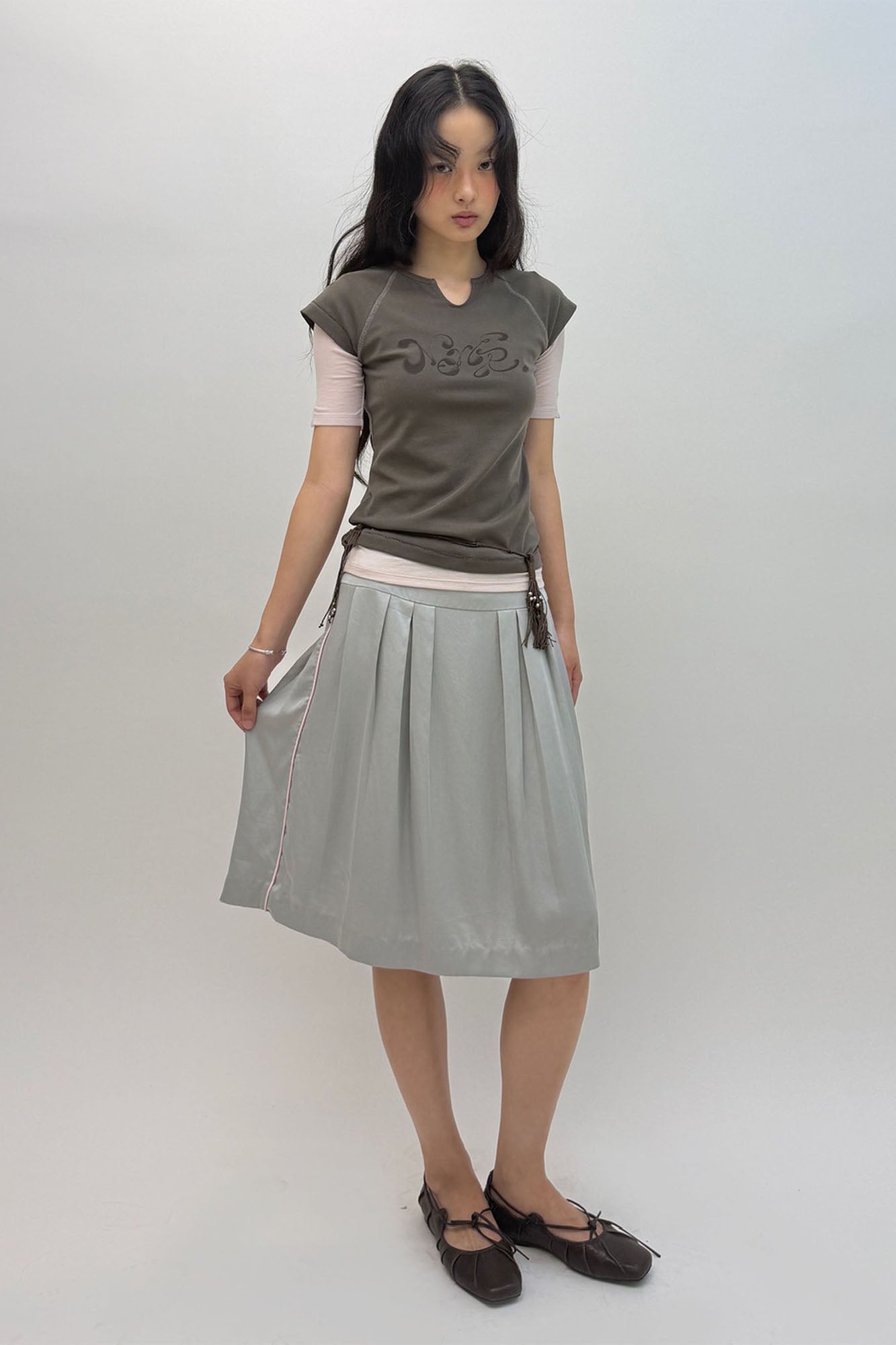NEVERSEEZ Pleated Bubble Hem Midi Skirt