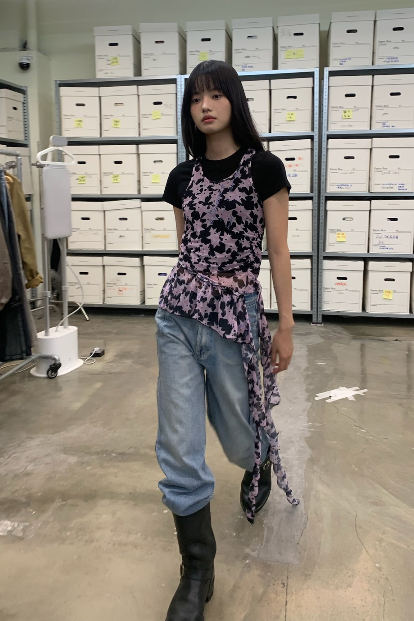 NEVERSEEZ Curved-Yoke Washed Wide-Leg Jeans