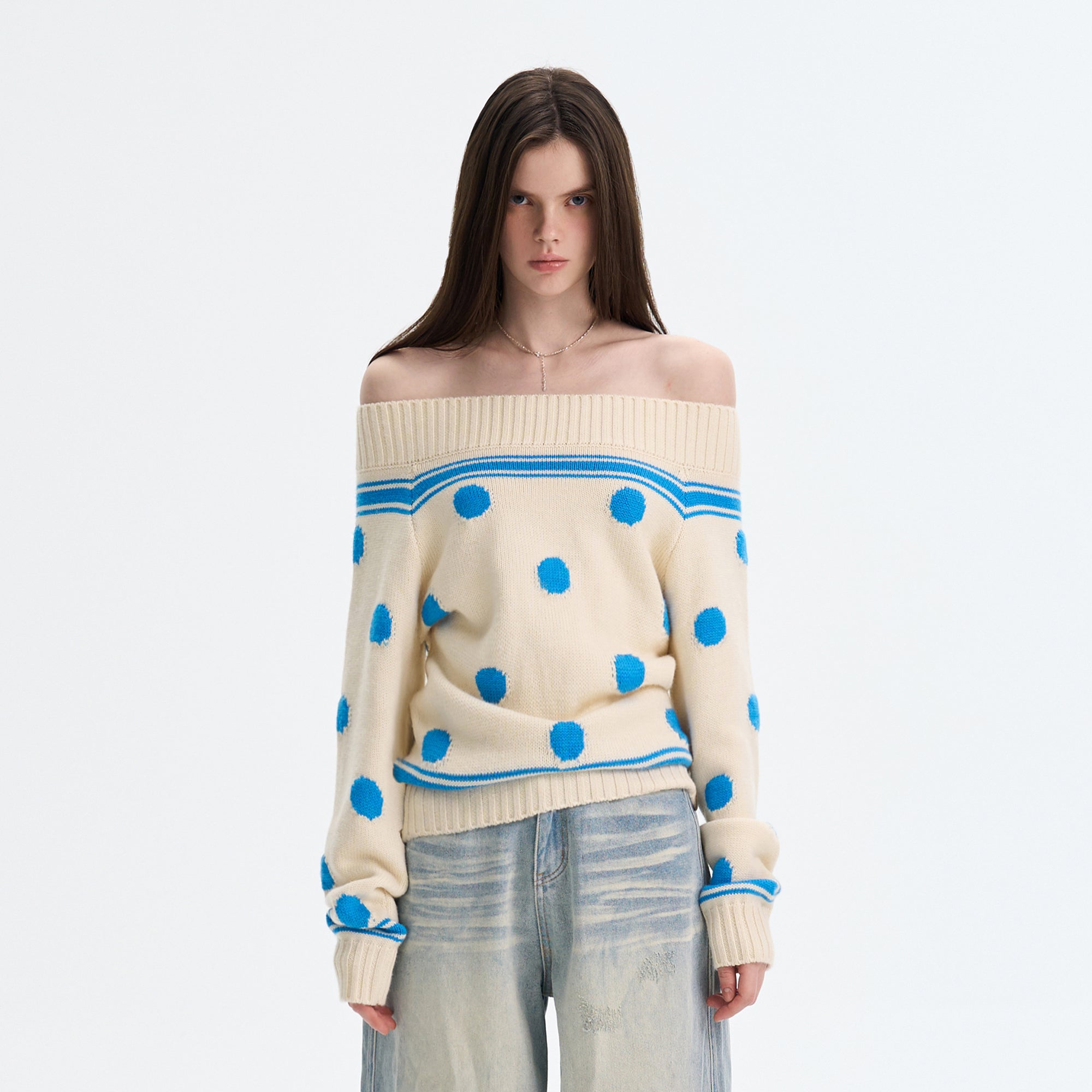 THE NEVERMORE Contrast Polka Dot Off-Shoulder Sweater