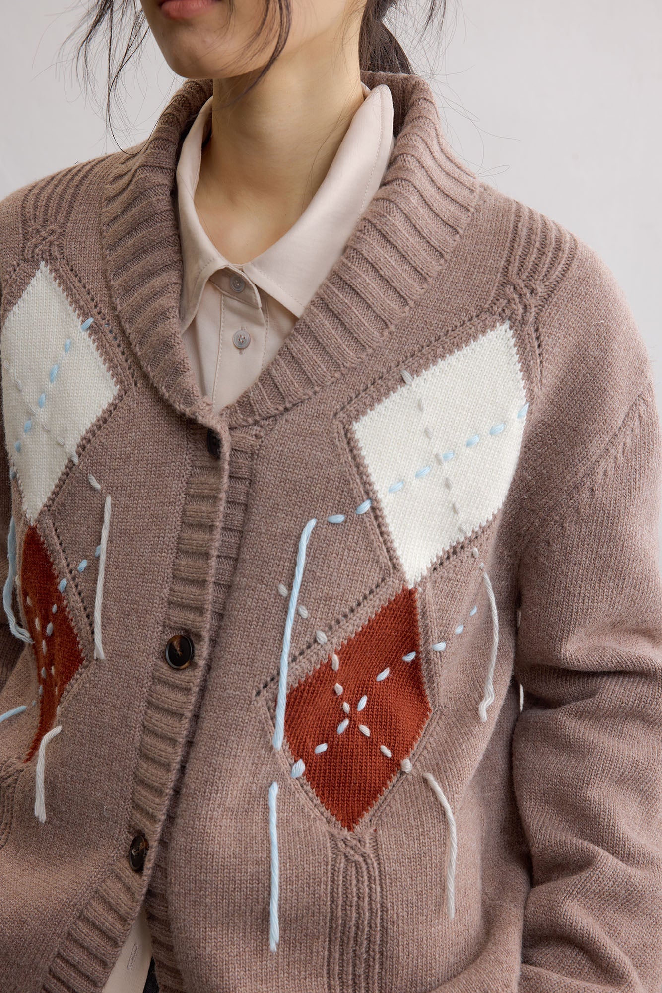 SAME FLOW Argyle Embroidered Shawl-Collar Cardigan