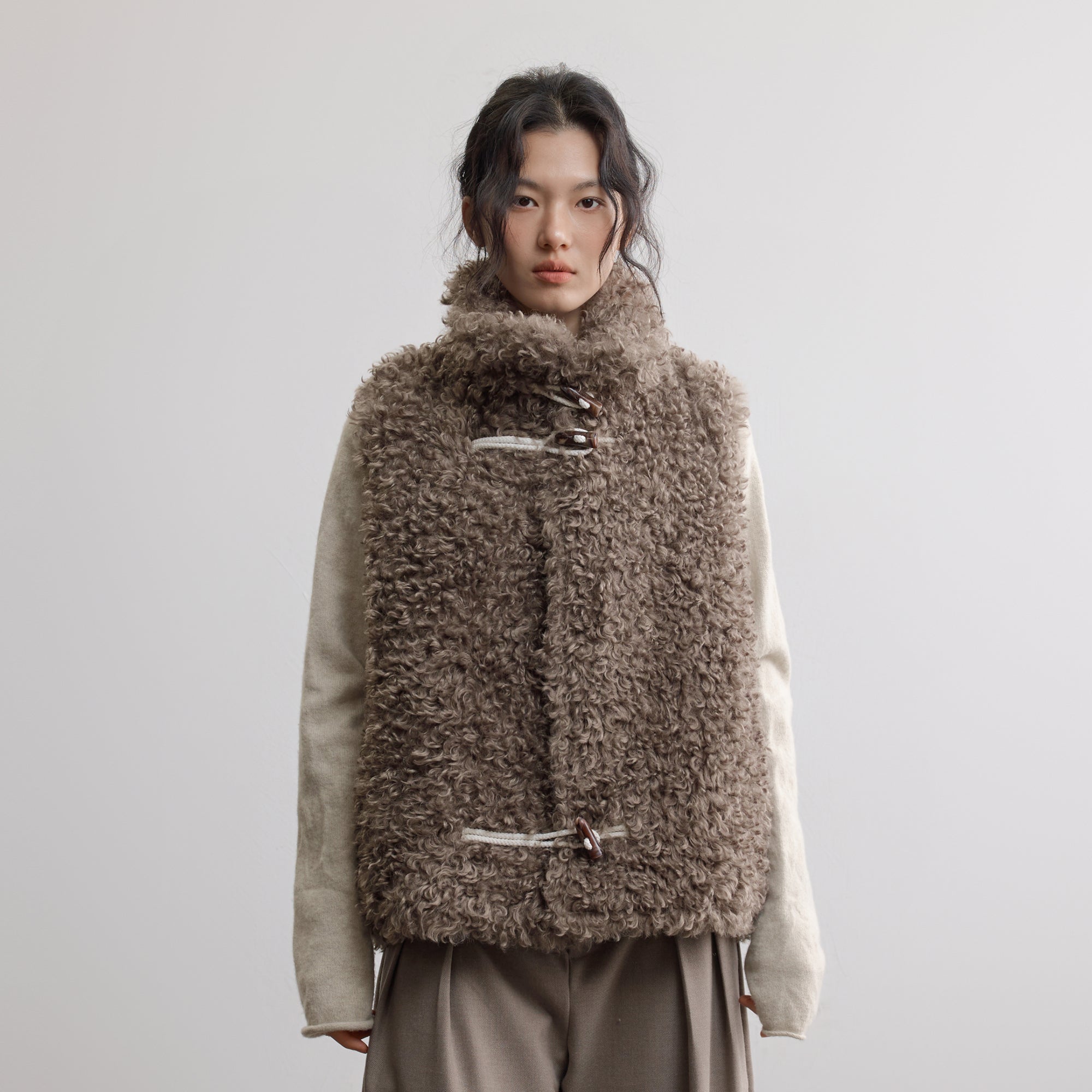 SAME FLOW Curly Faux Shearling Toggle Vest