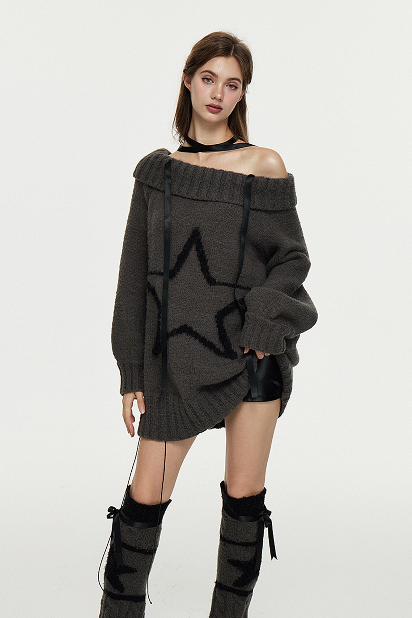 AE30 SAINT Star Jacquard Off-Shoulder Oversized Sweater