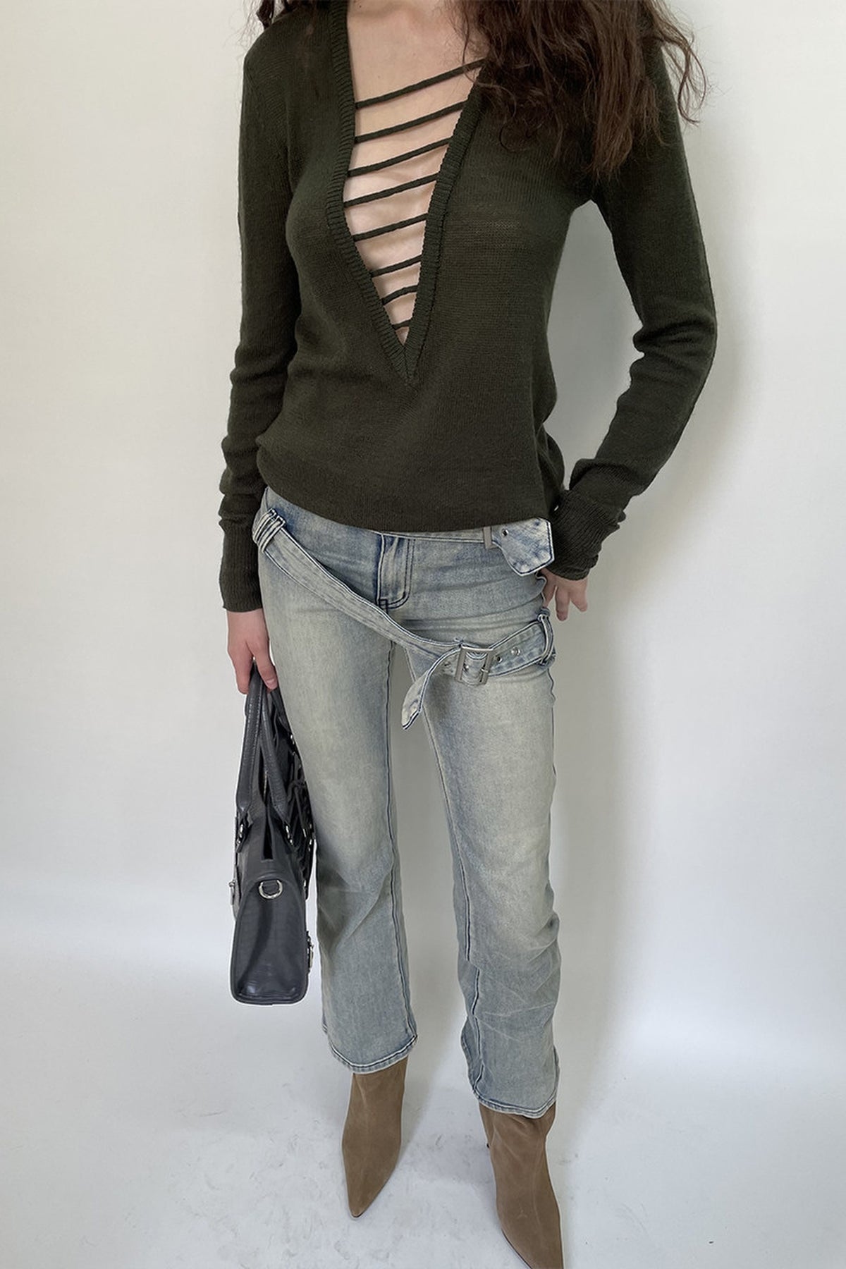 DOTYEARS Hand-Pulled Wool Two-Tone V-Neck Sweater — half body · Green