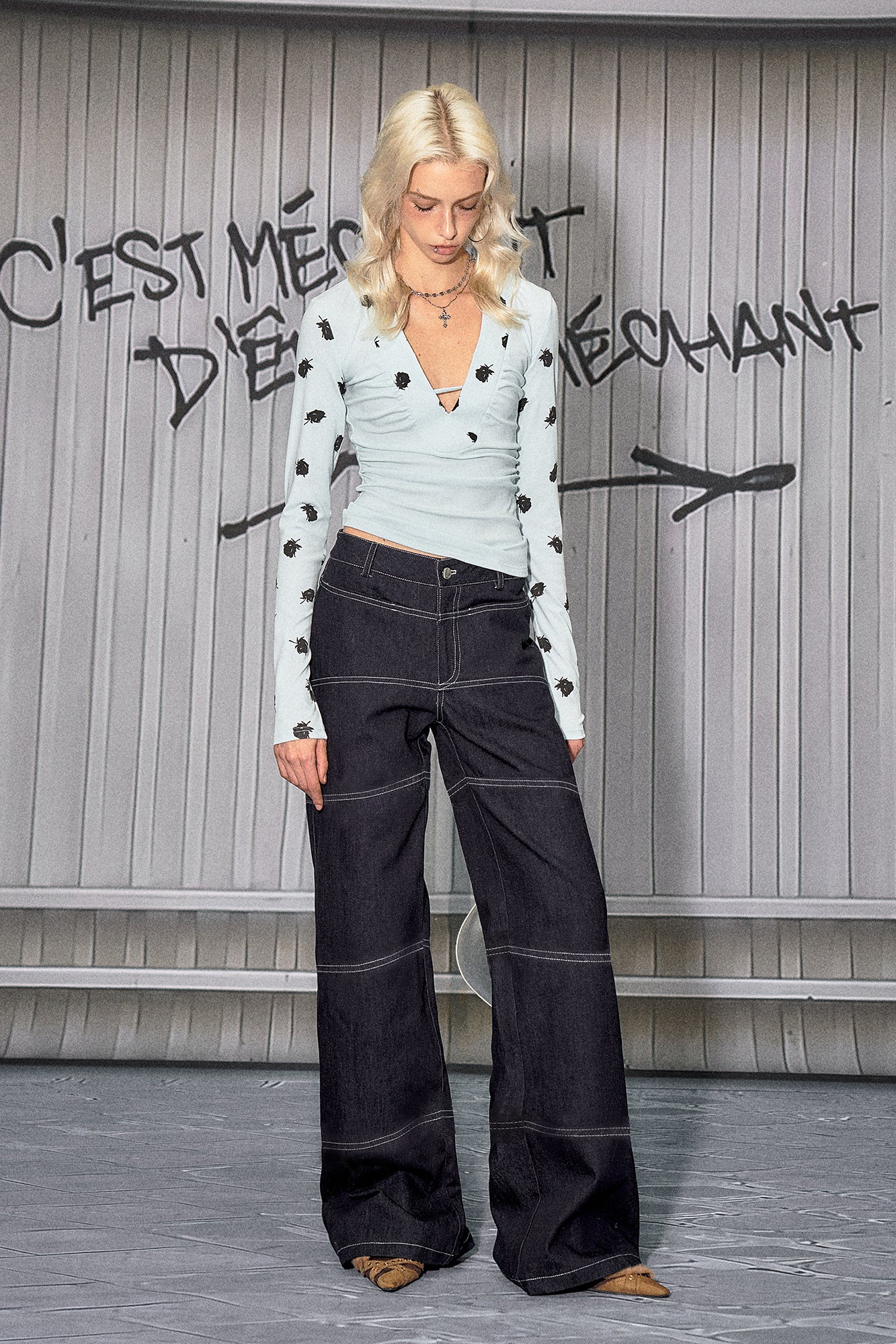 THE NEVERMORE Rose Monogram V-Neck Long-Sleeve Tee