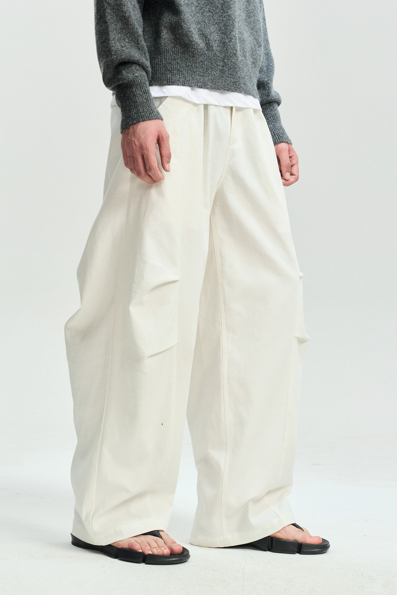 LEONSENSE Modern Curved Paneled Tencel-Cotton Pants