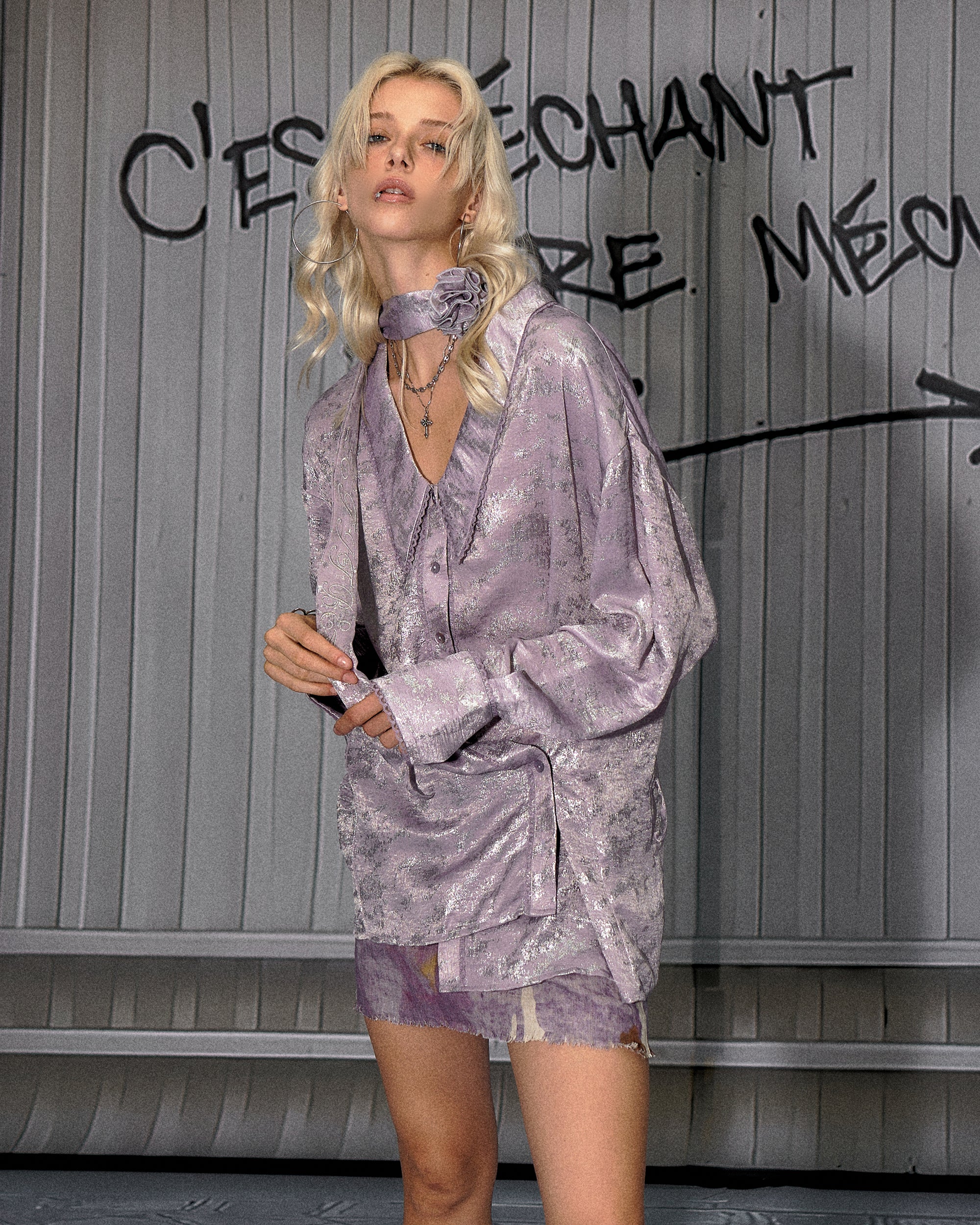 THE NEVERMORE Foil Shine Offset Button Ribbon Blouse