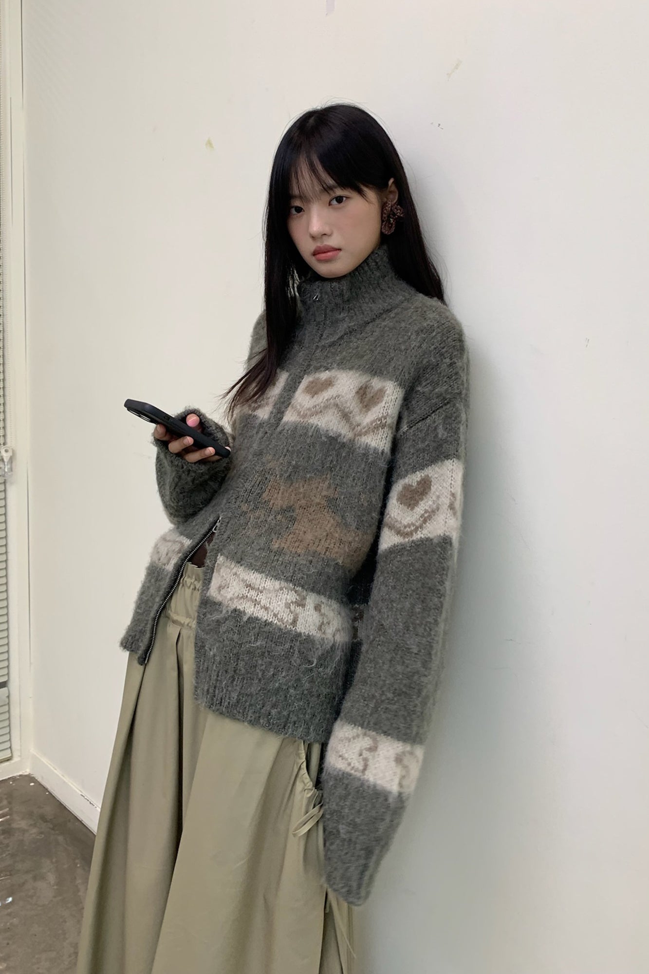 NEVERSEEZ Fuzzy Dog & Heart Jacquard Zip-Up Cardigan