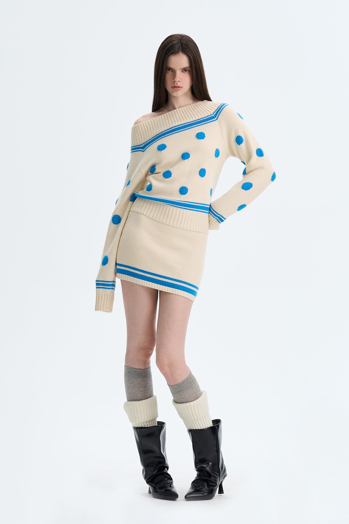 THE NEVERMORE Contrast Polka Dot Off-Shoulder Sweater