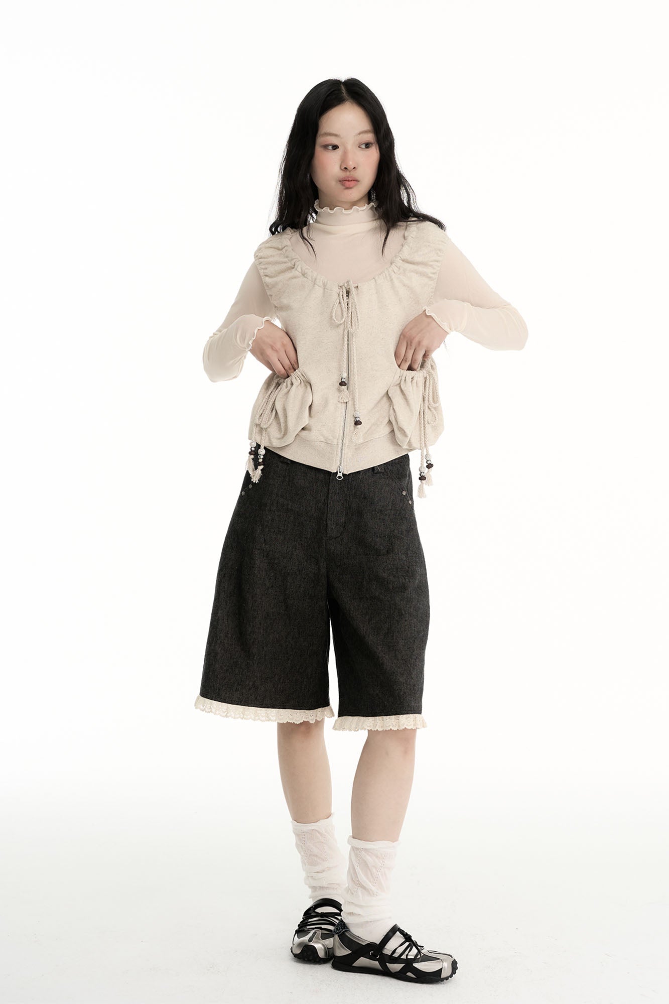 CONFUN Studded Lace-Hem Linen-Cotton Shorts