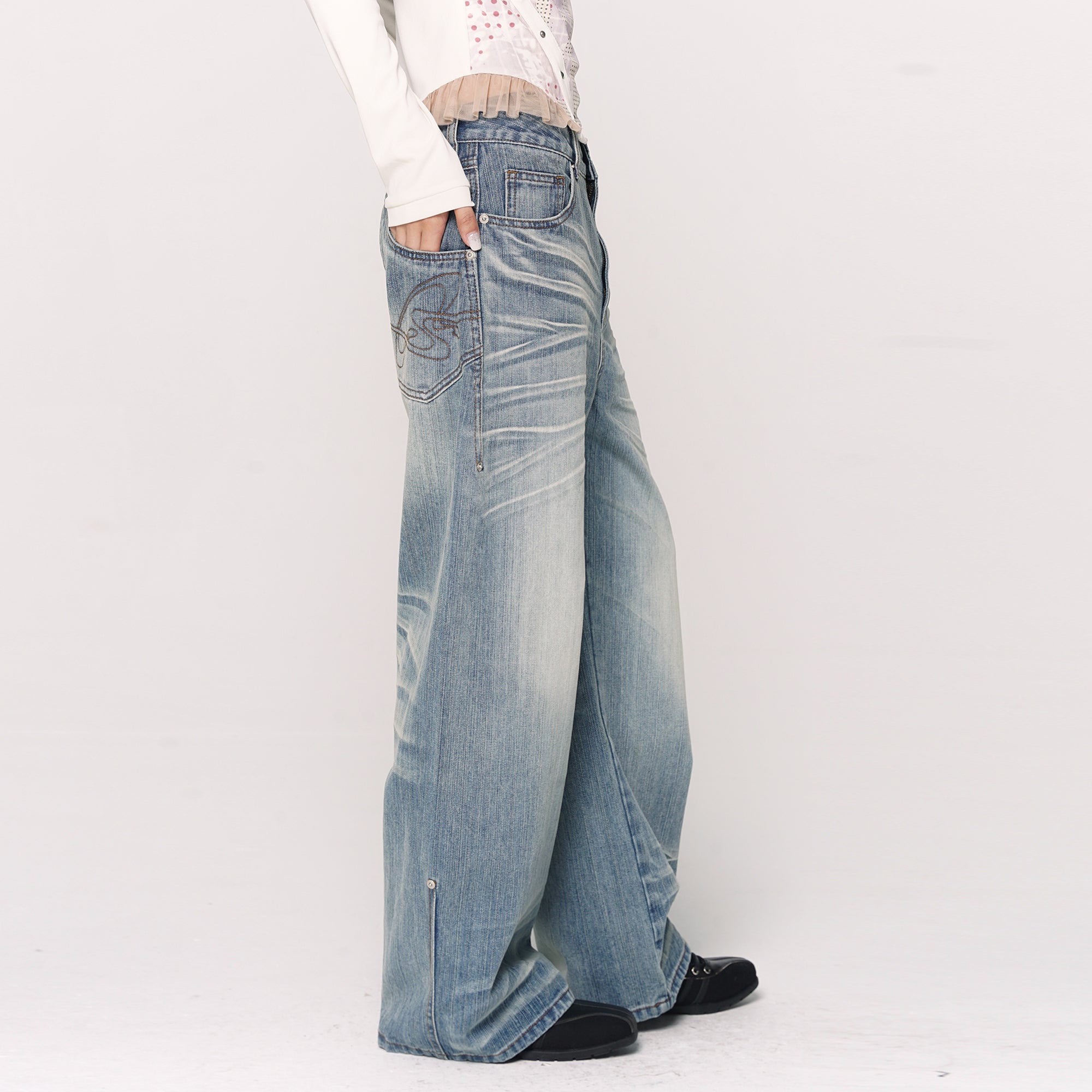 CONFUN Retro Whiskered Curved-Leg Oversized Jeans