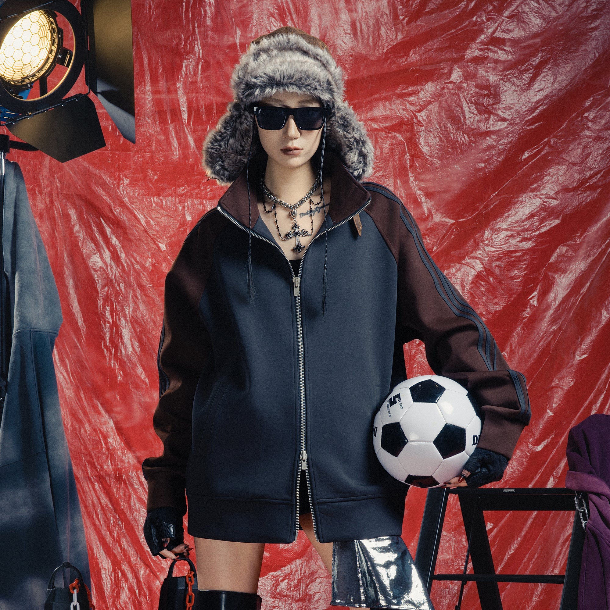 MOGONGSHE Contrast Paneled Raglan Track Jacket