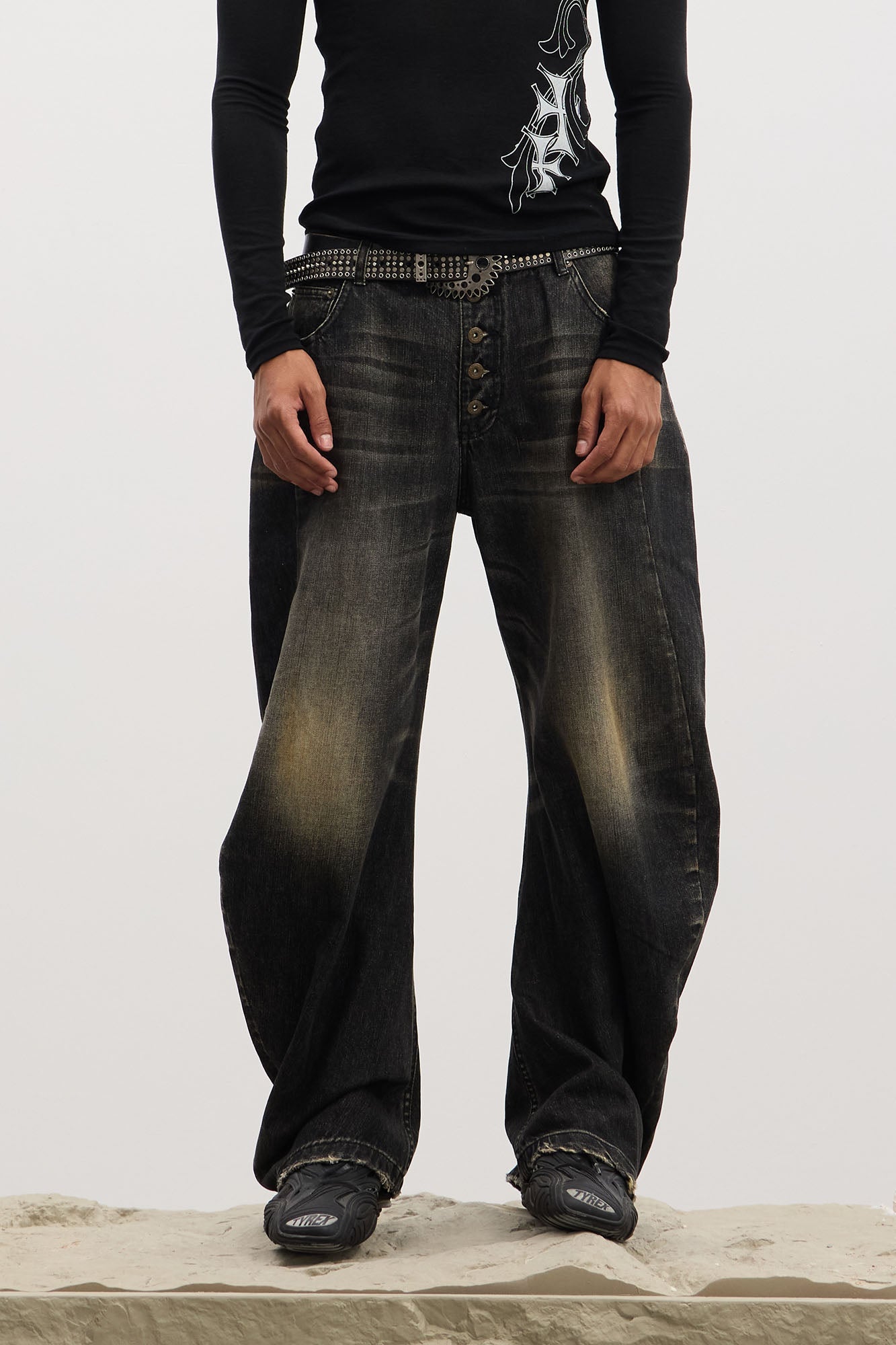 DND4DES Washed Button-Up Balloon-Leg Jeans
