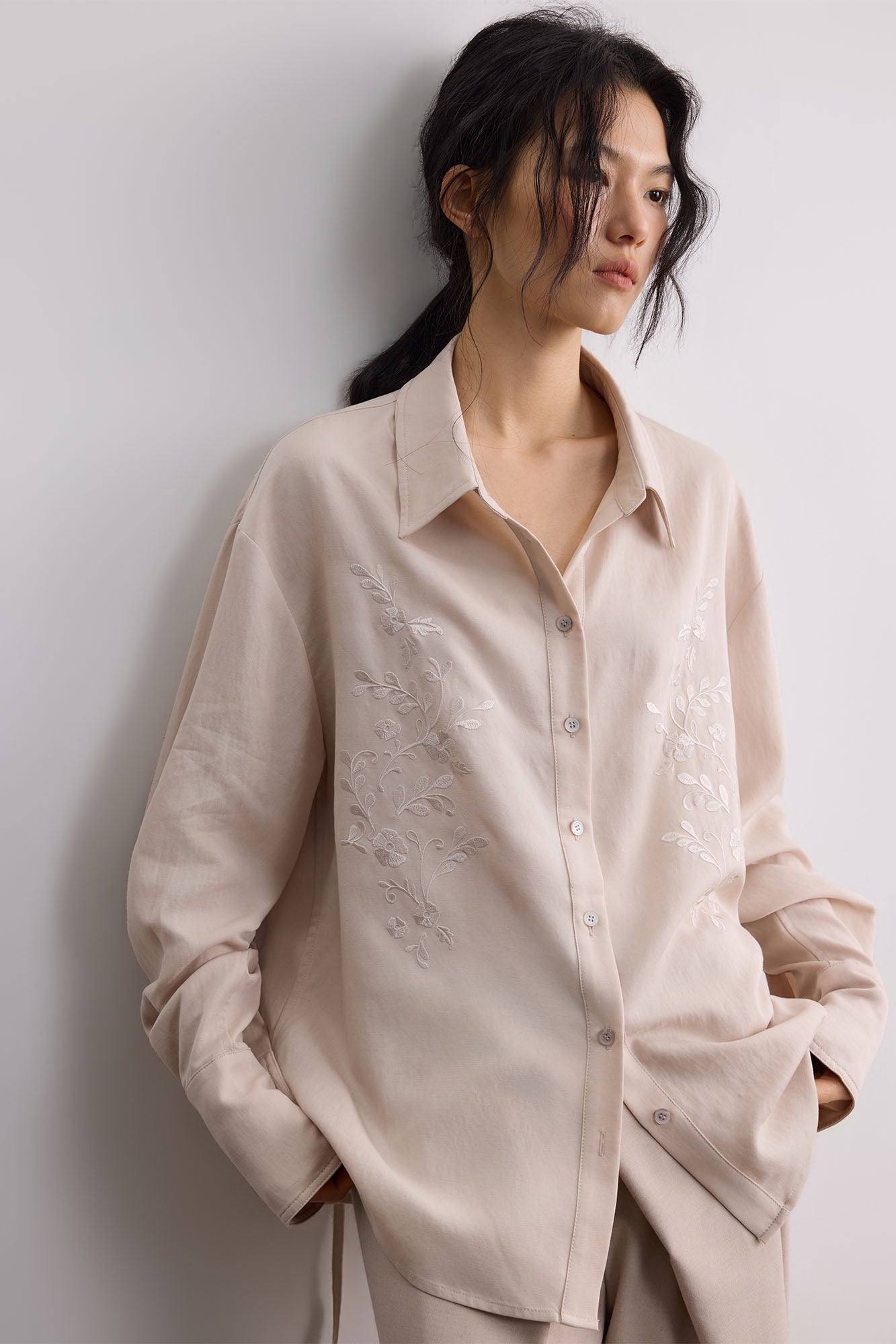 SAME FLOW Floral Embroidered Back-Drawstring Shirt