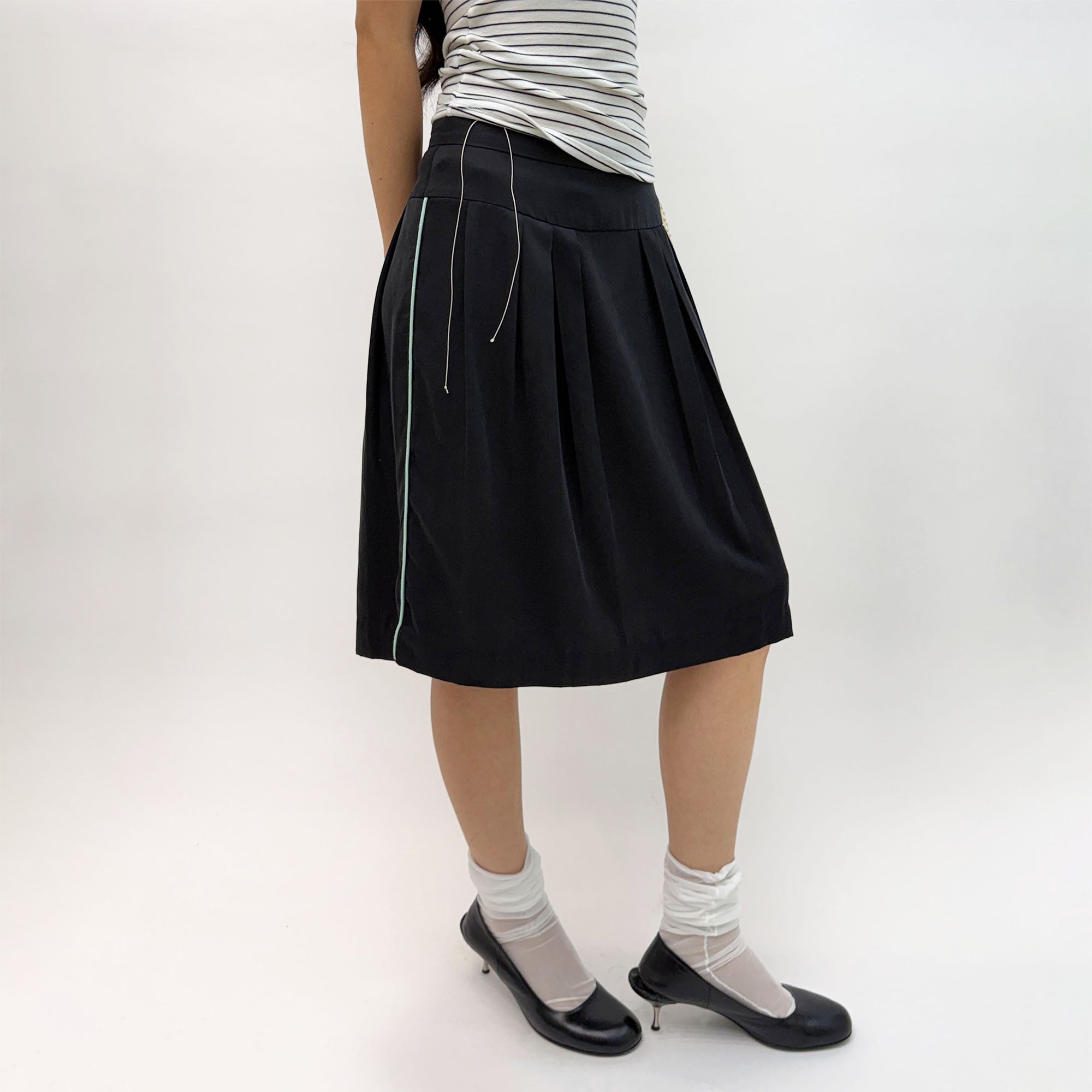 NEVERSEEZ Pleated Bubble Hem Midi Skirt
