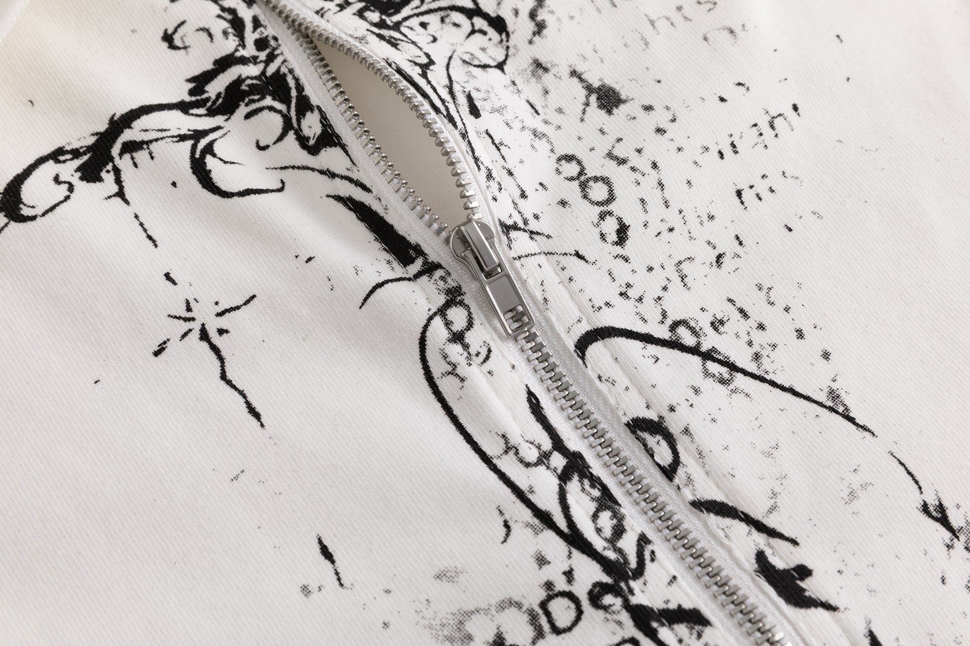 CESTNOUS Cross Graphic Zip-Up Vest