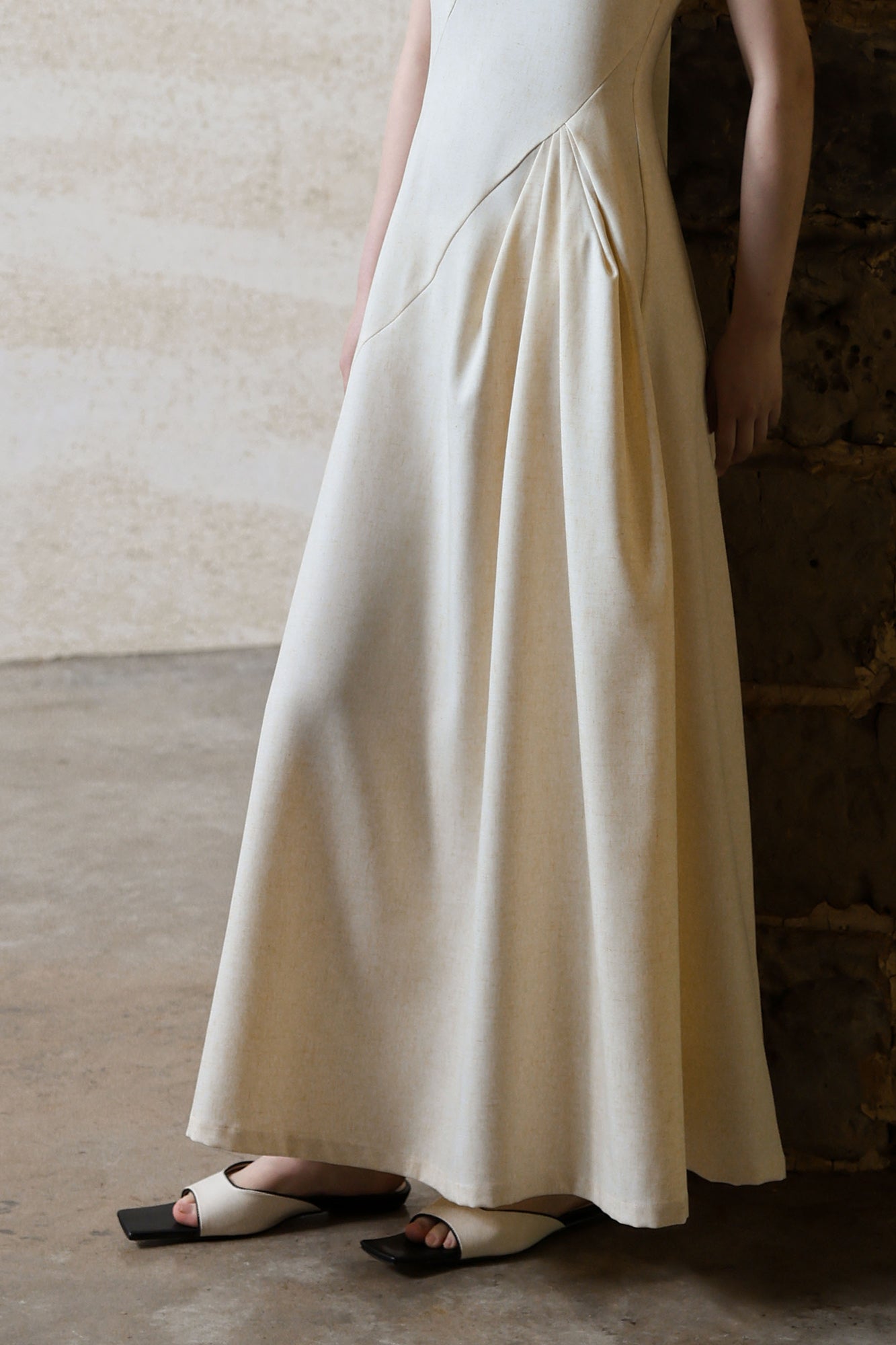 WUHEYIZUO Asymmetric Paneled Pleated Maxi Dress