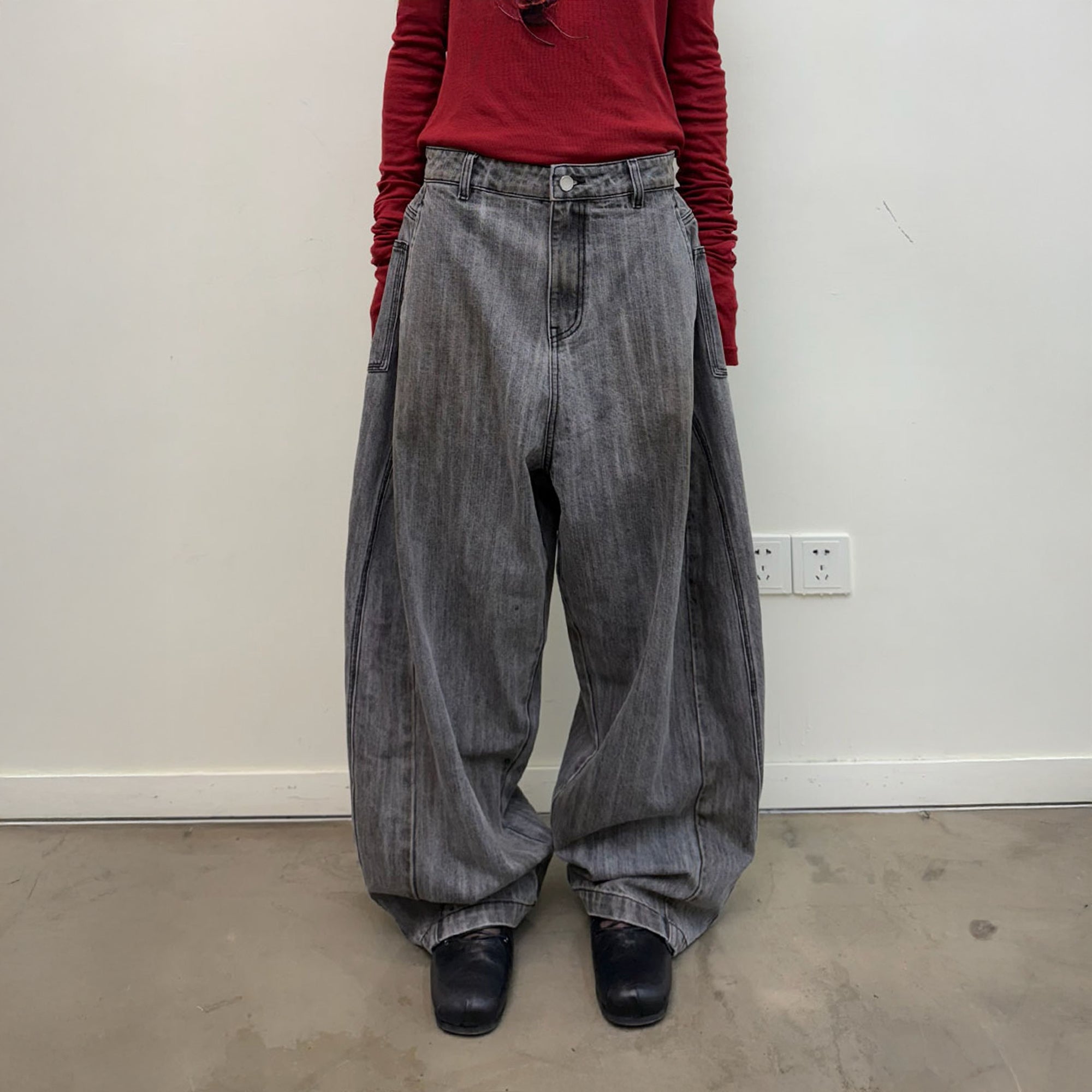NEVERSEEZ Curved-Seam Utility Barrel-Leg Jeans