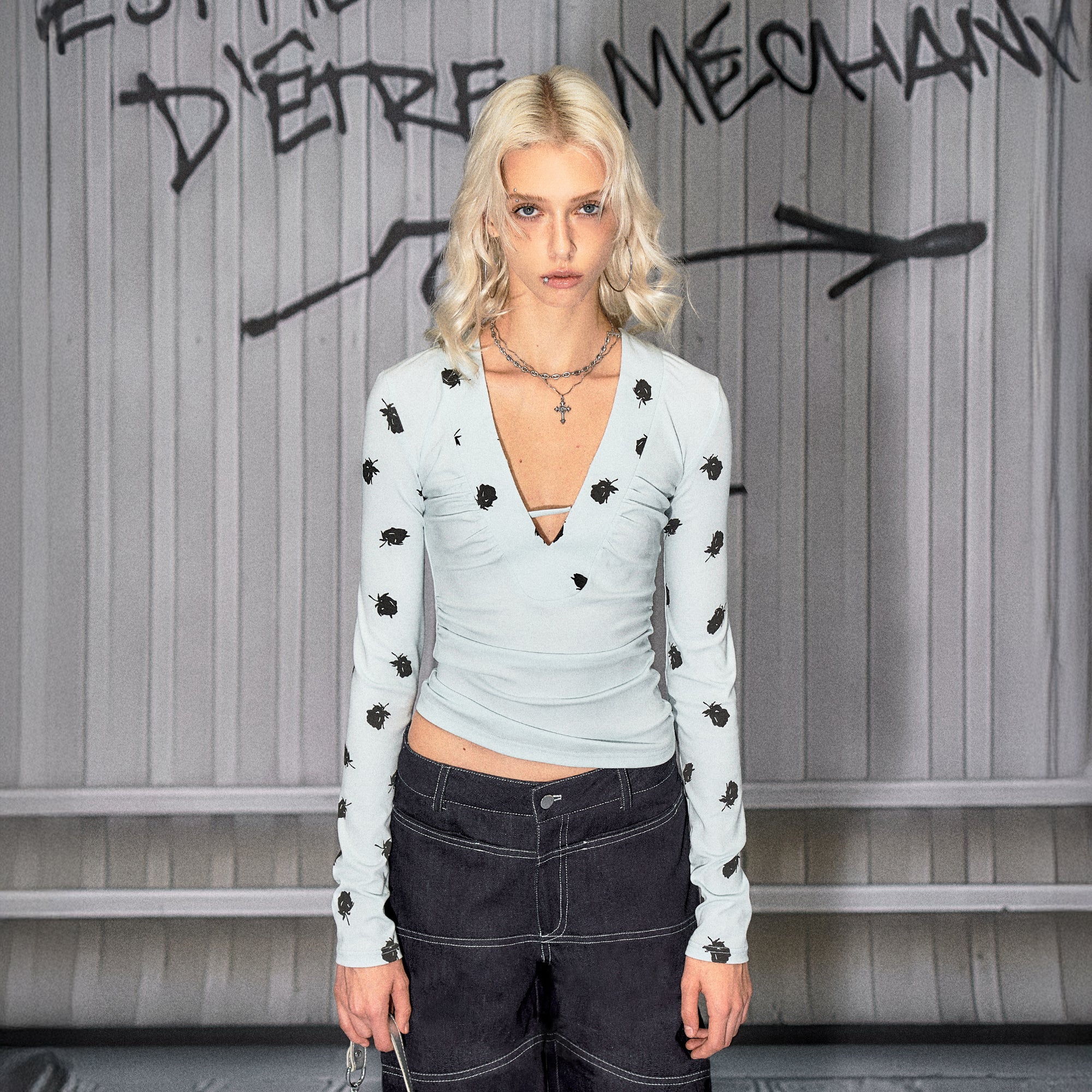 THE NEVERMORE Rose Monogram V-Neck Long-Sleeve Tee