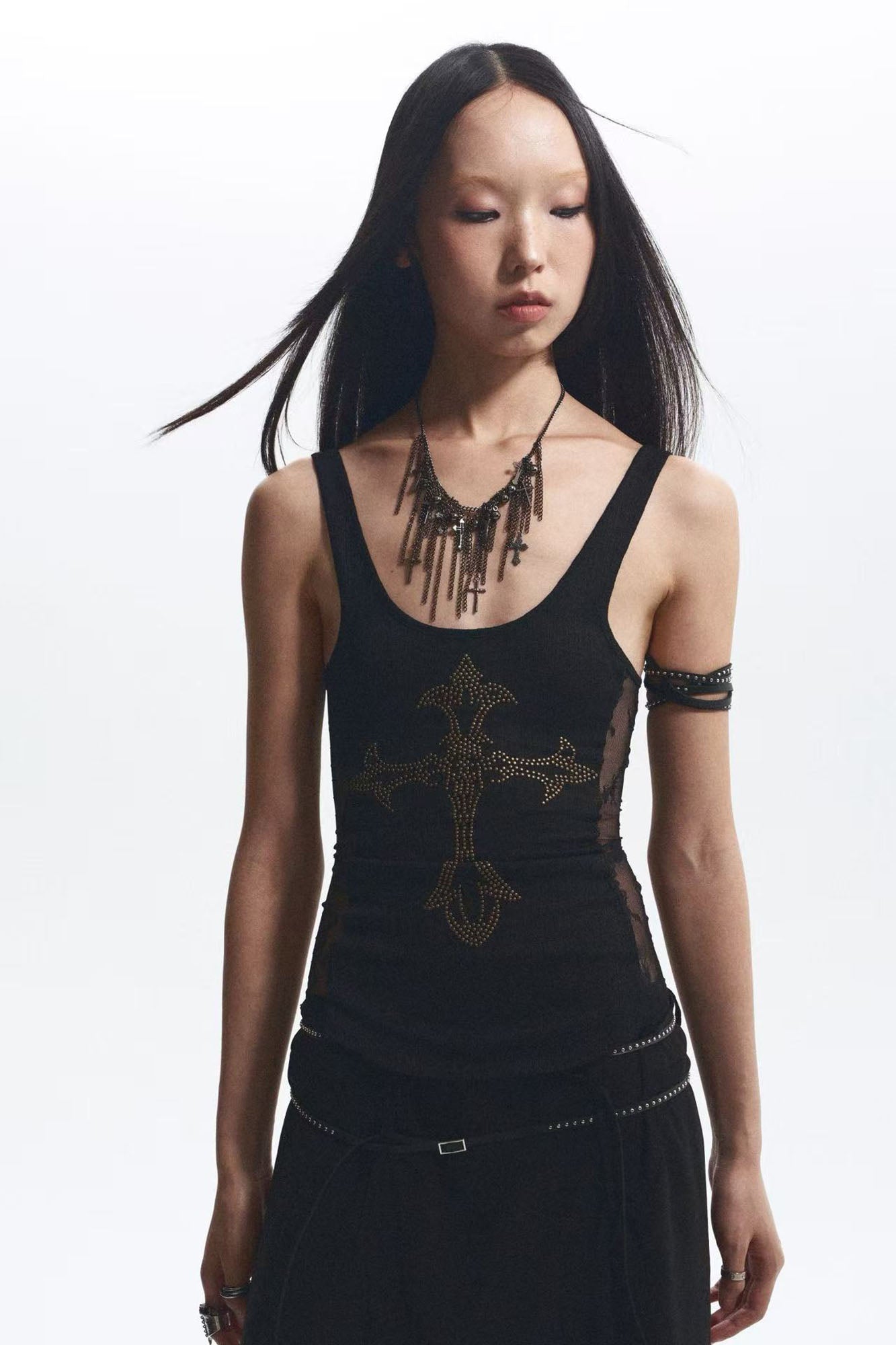 NONAME SPACE Diamond Cross Lace Panel Tank Top