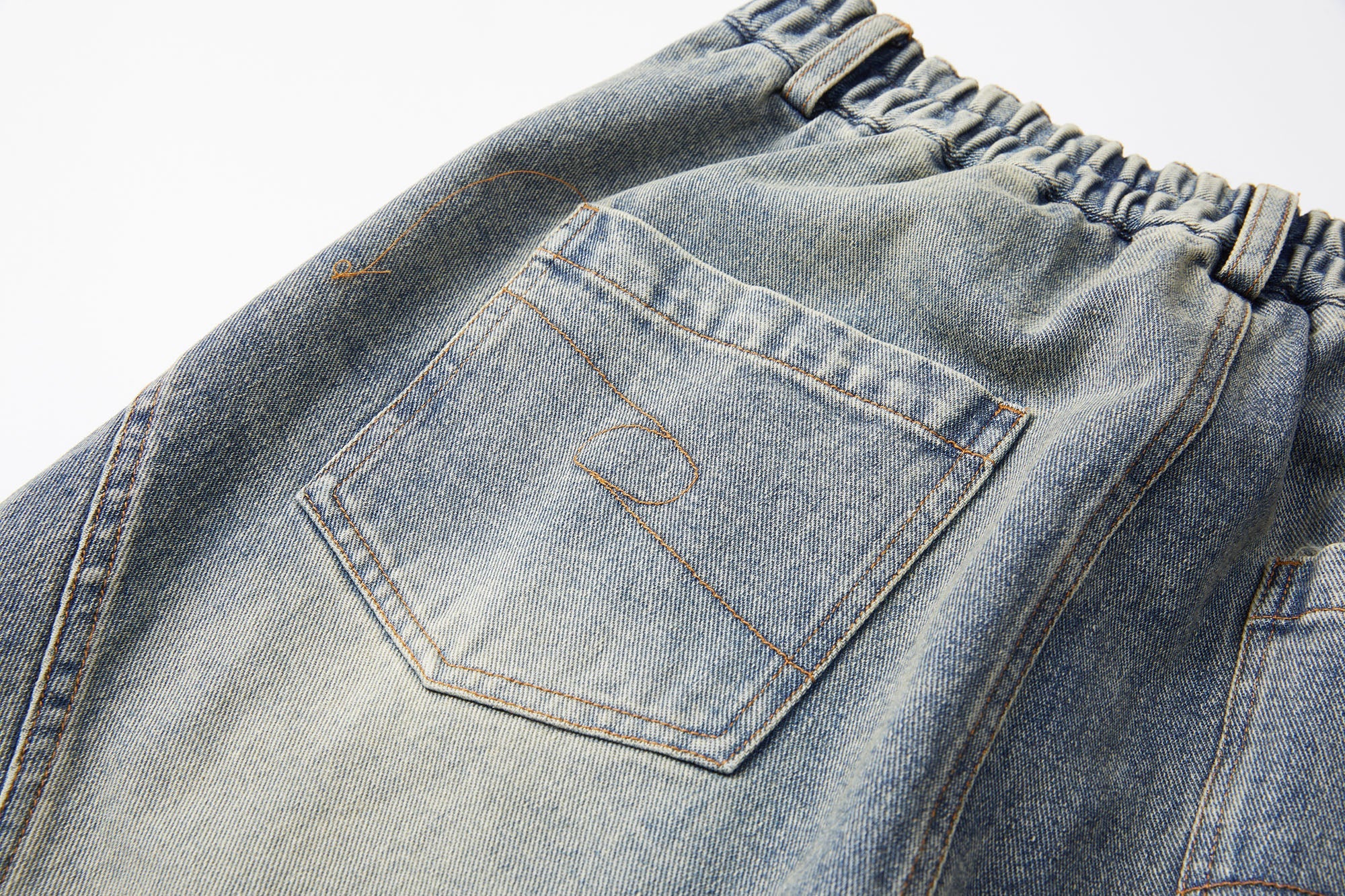 ERROR CODE ROBOT Washed Curved Pleated- Knee Jeans