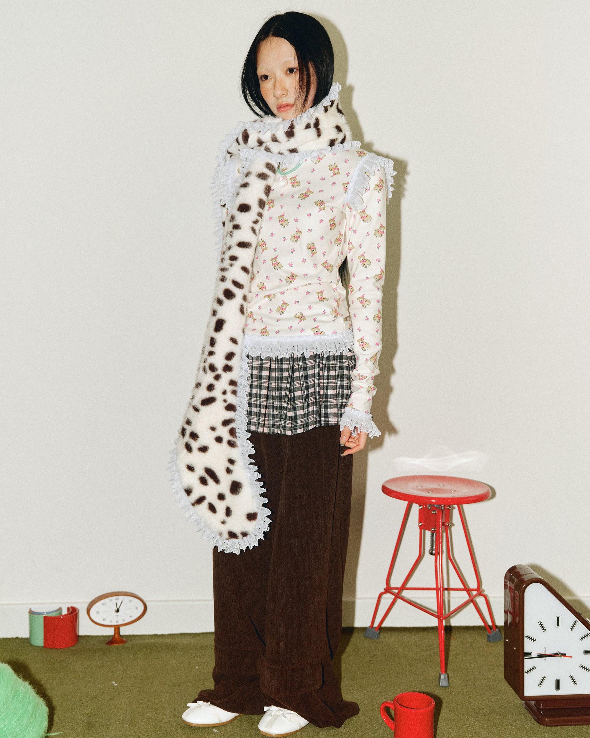 HAVEAMEAL Asymmetrical Polka Dot Ruffled Faux Fur Scarf