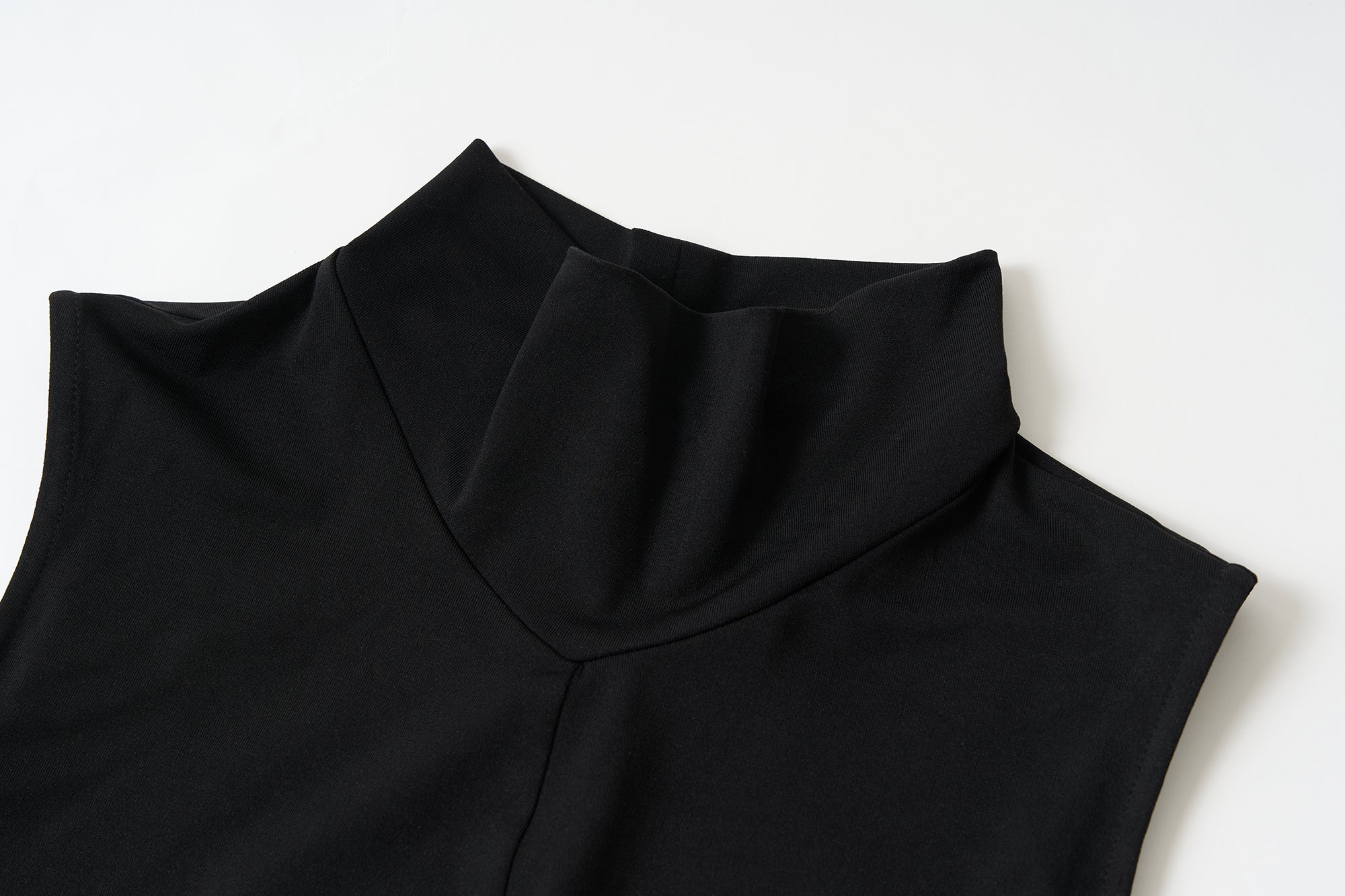 WUHEYIZUO Sleeveless Mock Neck Cocoon Maxi Dress