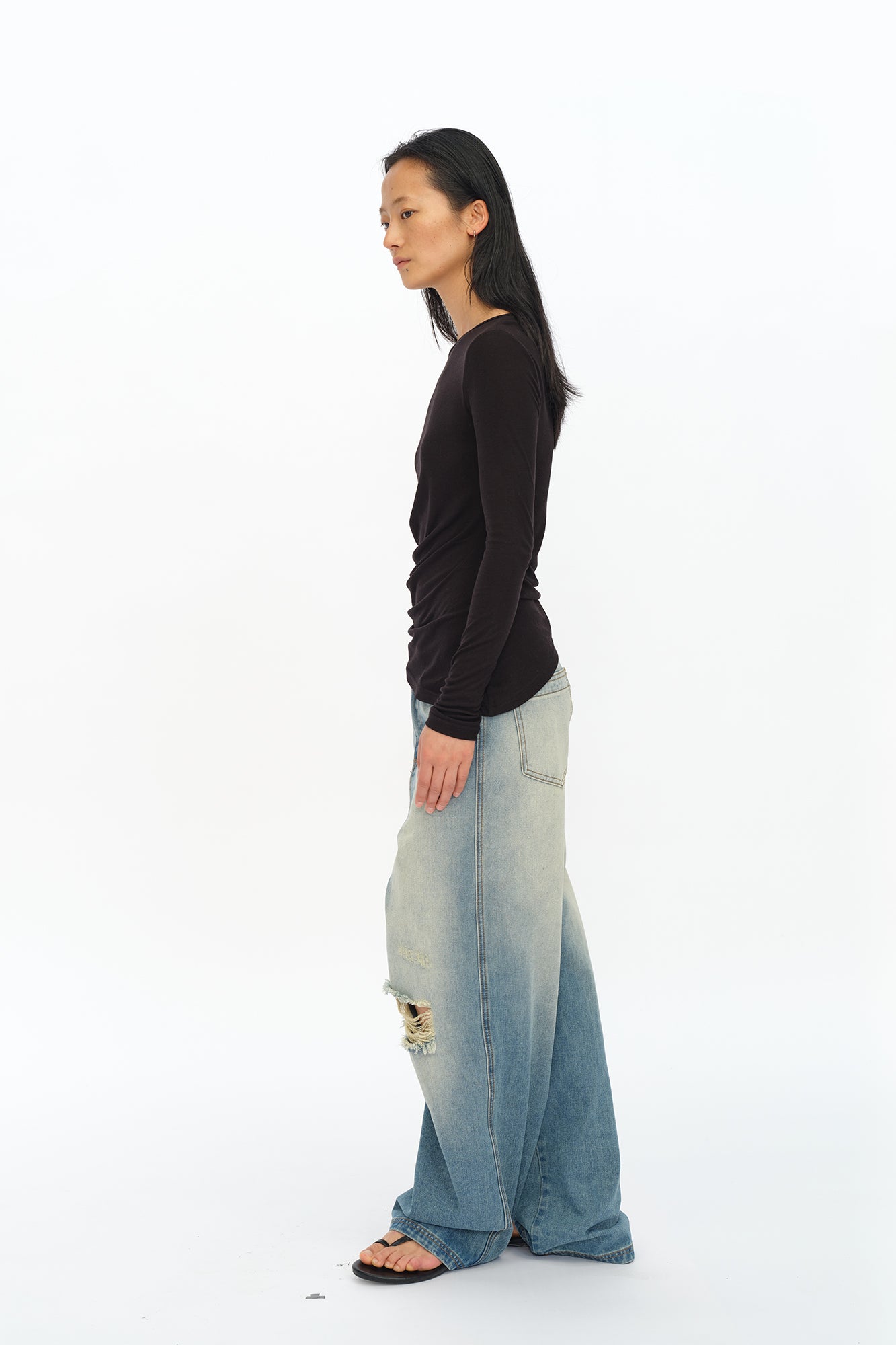 OINIMI Distressed Washed Wide-Leg Jeans